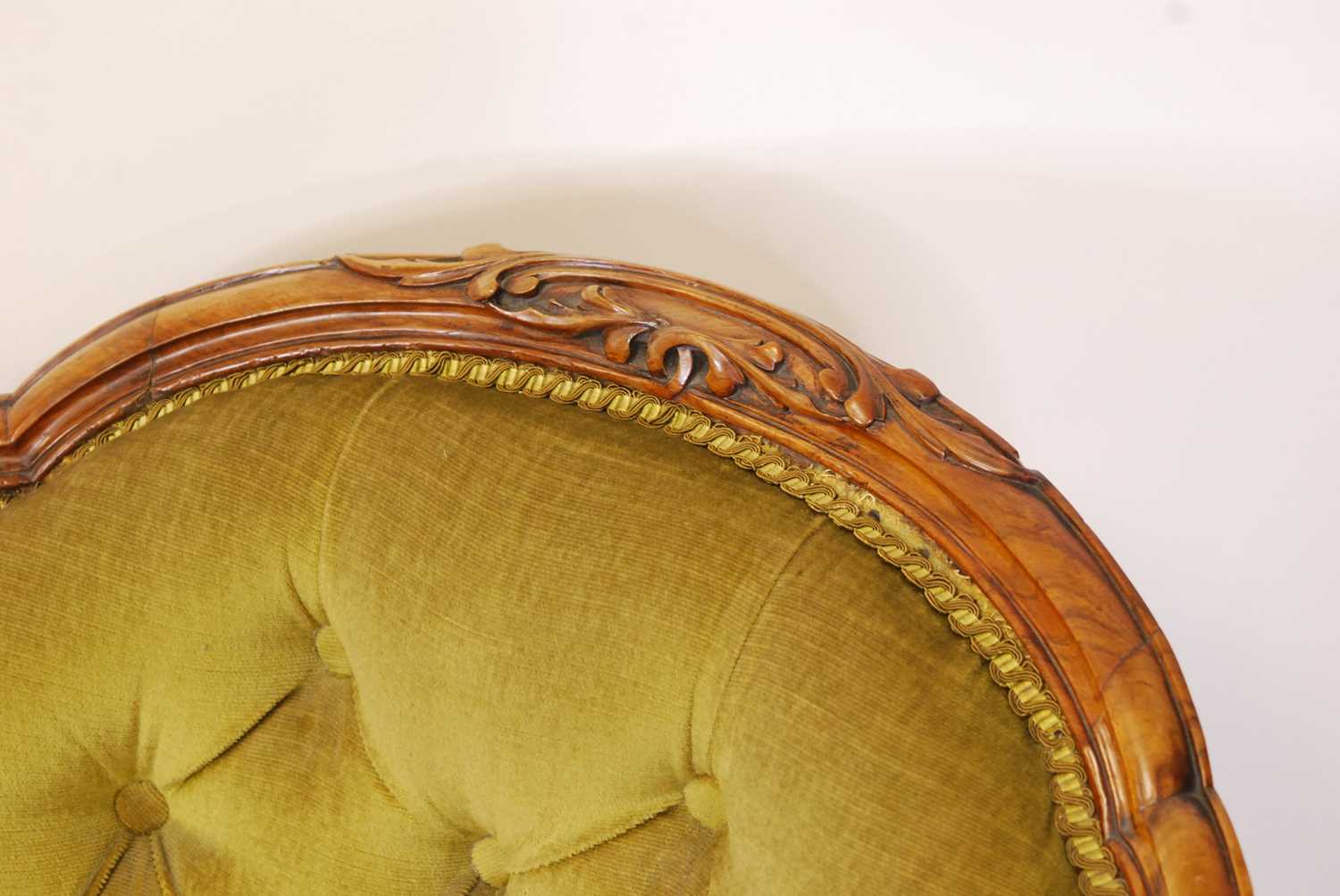 A mid-Victorian walnut and floral carved showframe double humpback settee, having intricate - Image 3 of 4