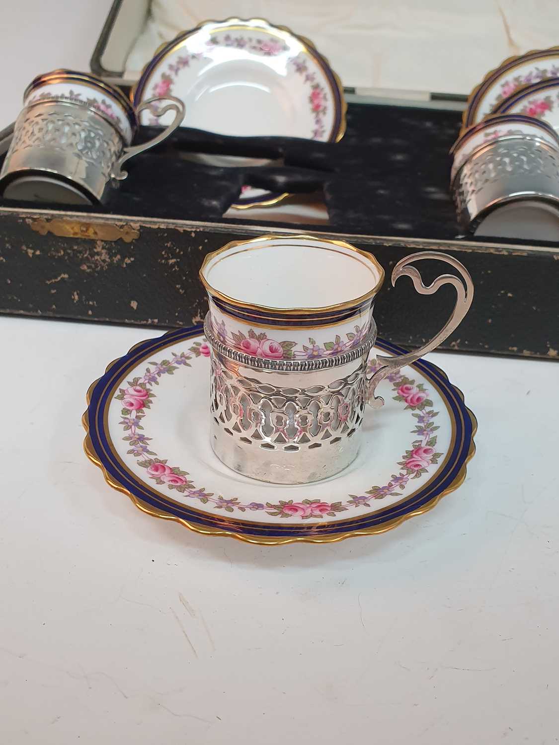 An early 20th century Aynsley bone china four place coffee service, floral decorated within a gilt - Bild 2 aus 2