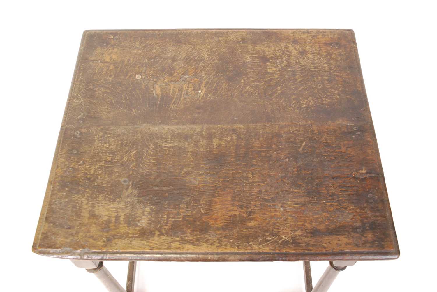 An 18th century provincial joined oak side table, having a two-plank top, raised on turned and - Bild 2 aus 12