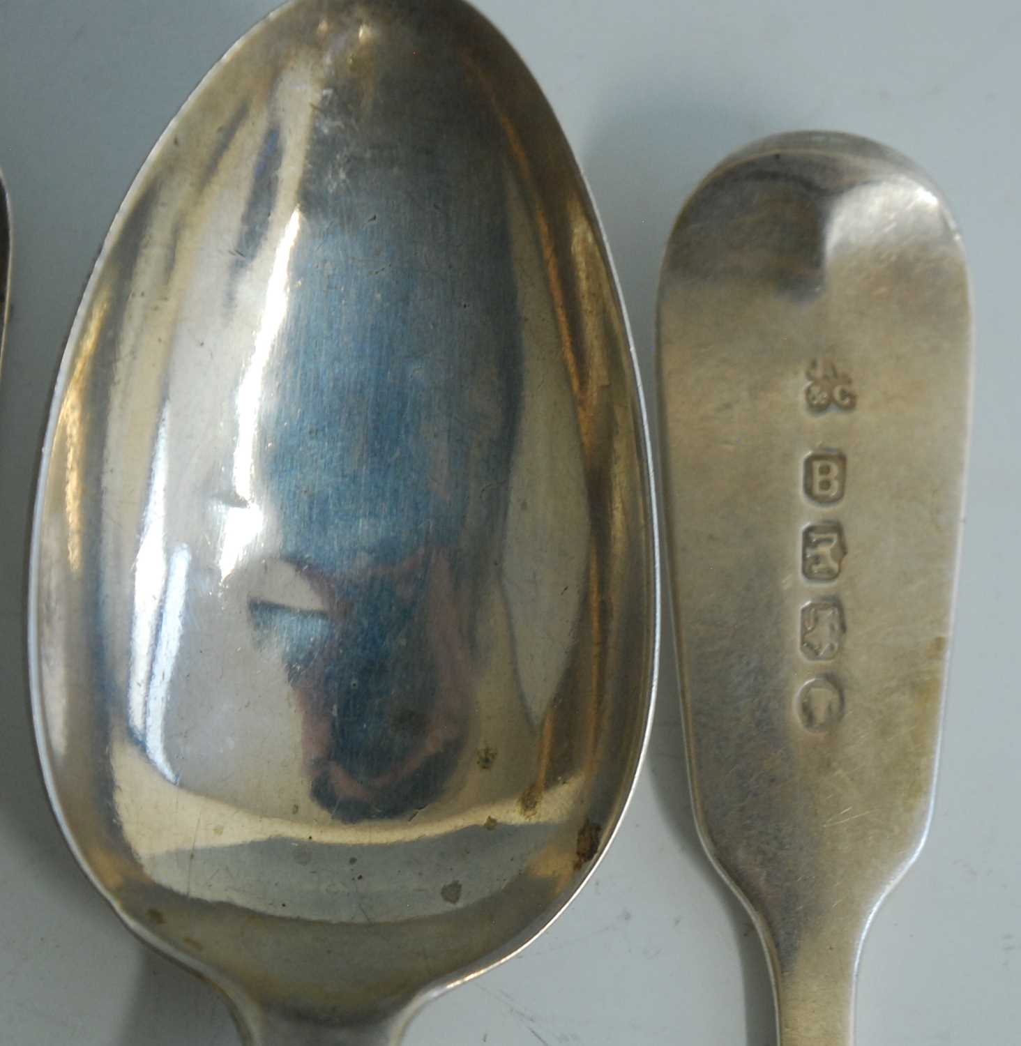 A collection of seventeen 19th century silver dessert spoons, all in the Fiddle pattern with - Image 6 of 9