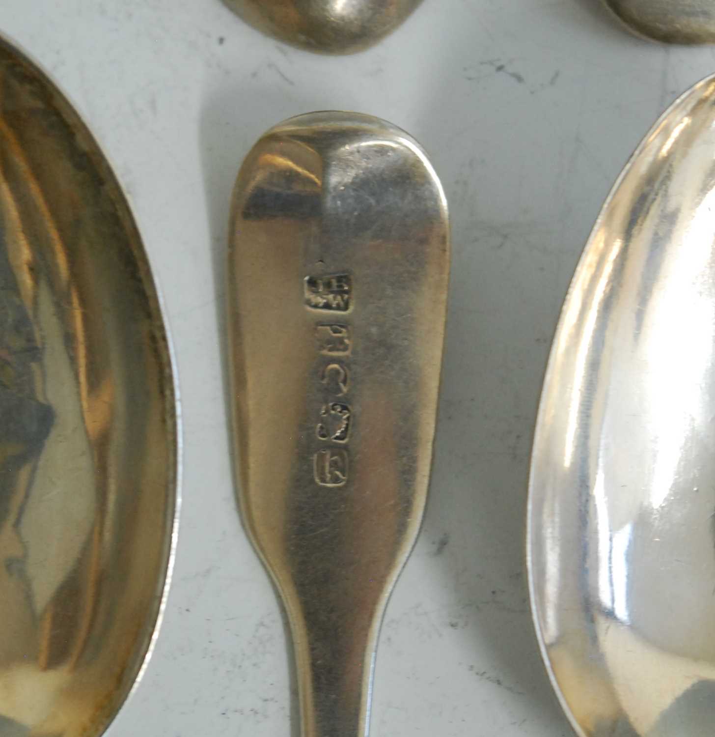 A collection of seventeen 19th century silver dessert spoons, all in the Fiddle pattern with - Image 7 of 9