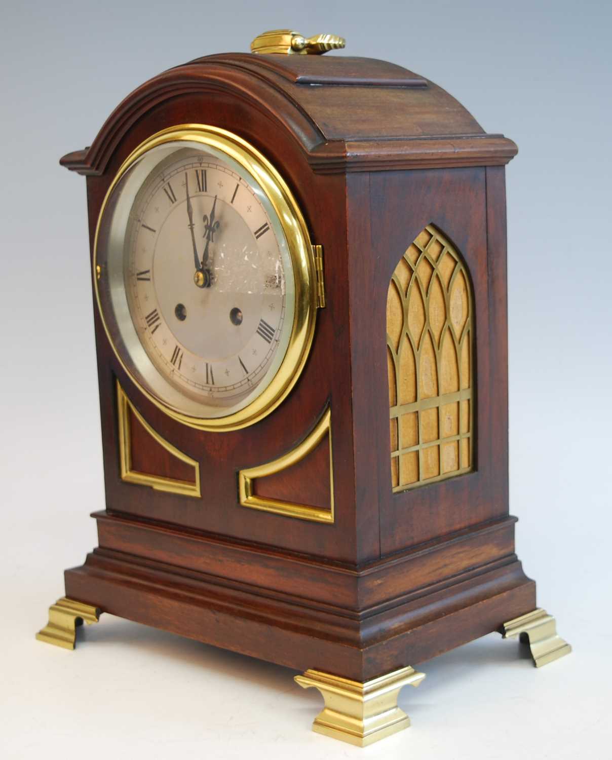 An early 20th century mahogany and brass mounted bracket clock in the Georgian style, having an - Image 3 of 4