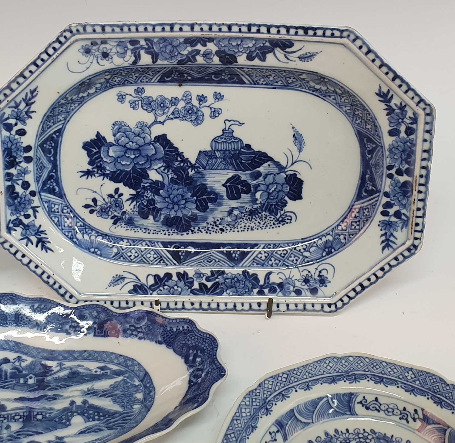 A collection of 18th century Chinese blue and white porcelain, to include a near pair of octagonal - Image 3 of 16