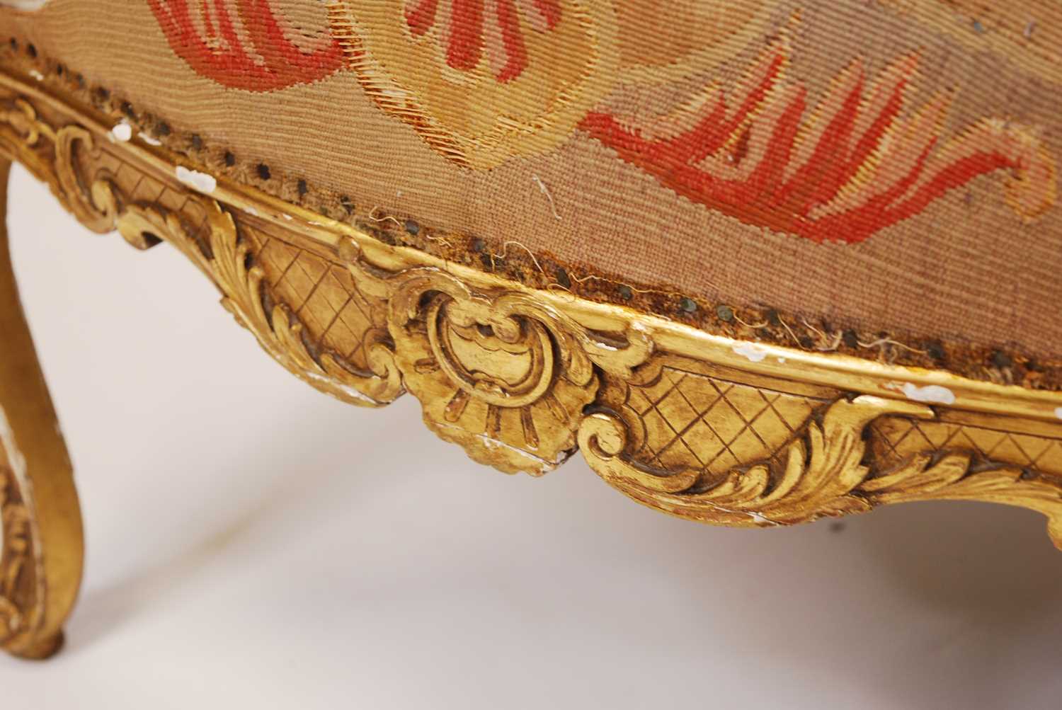 A 19th century French giltwood framed and needlework tapestry upholstered fauteuil, in the Régence - Bild 4 aus 7