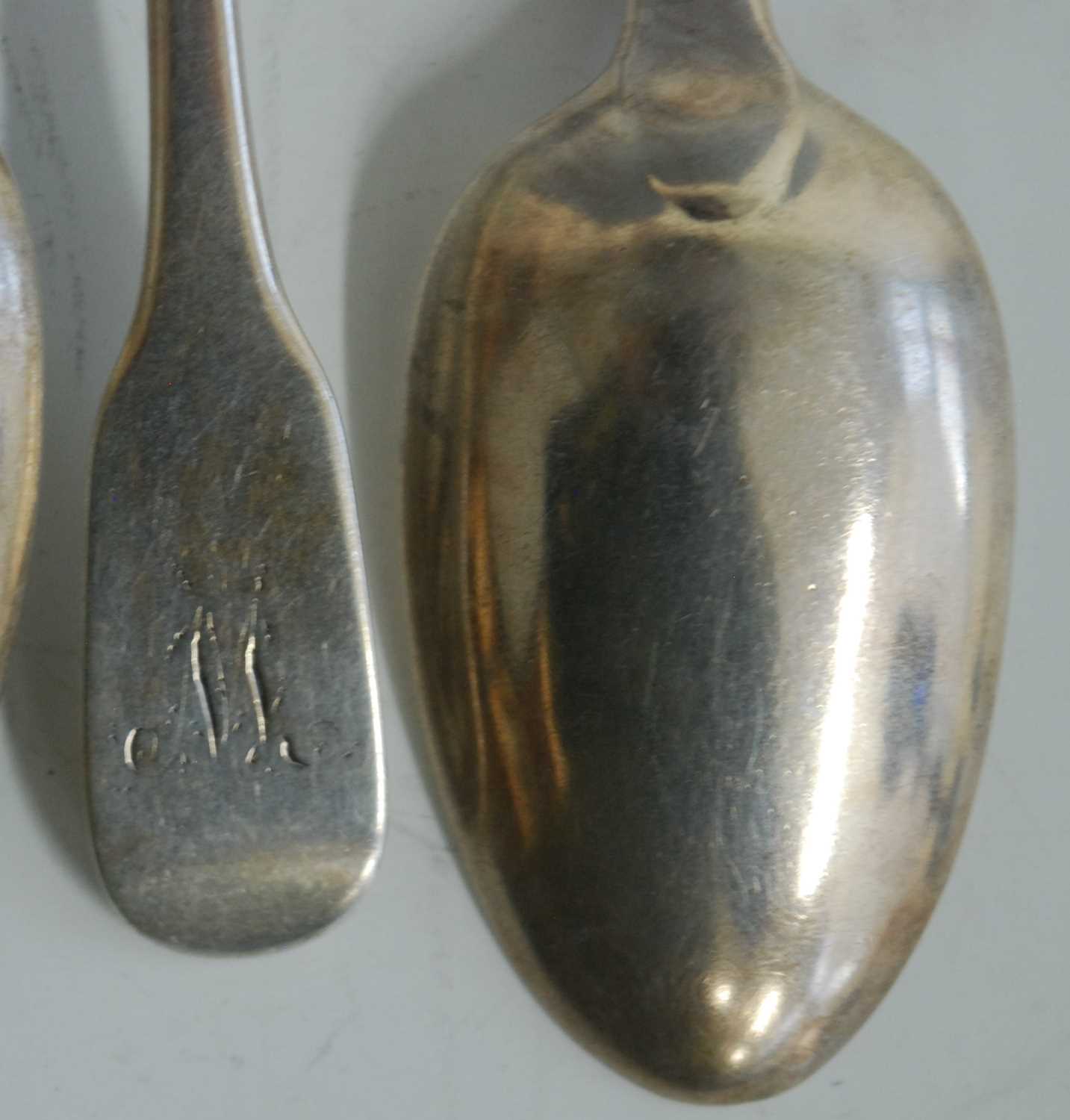 A collection of seventeen 19th century silver dessert spoons, all in the Fiddle pattern with - Image 4 of 9