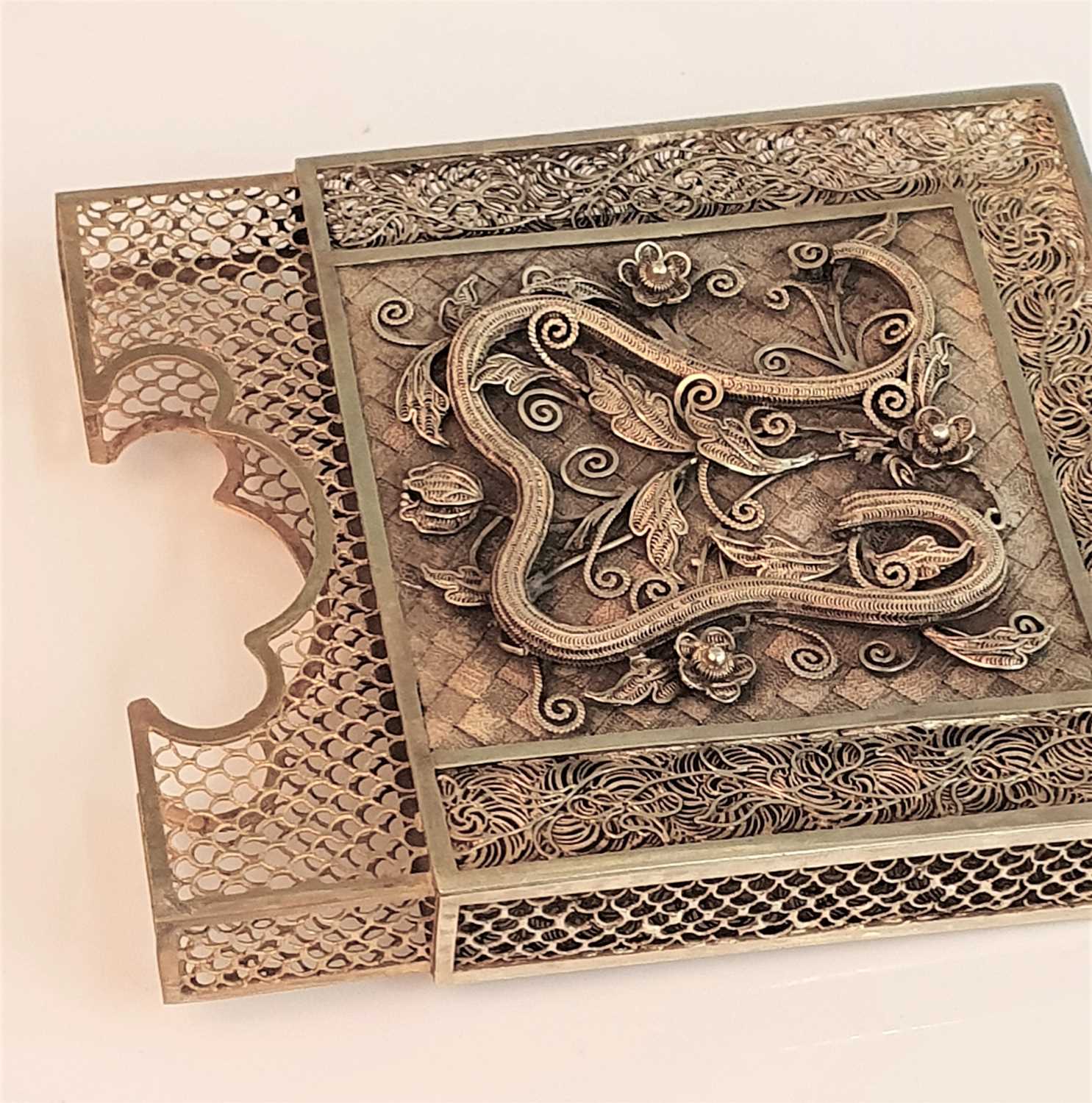 A 19th century Chinese export yellow metal filigree card case, of rectangular form and in two parts, - Image 2 of 3