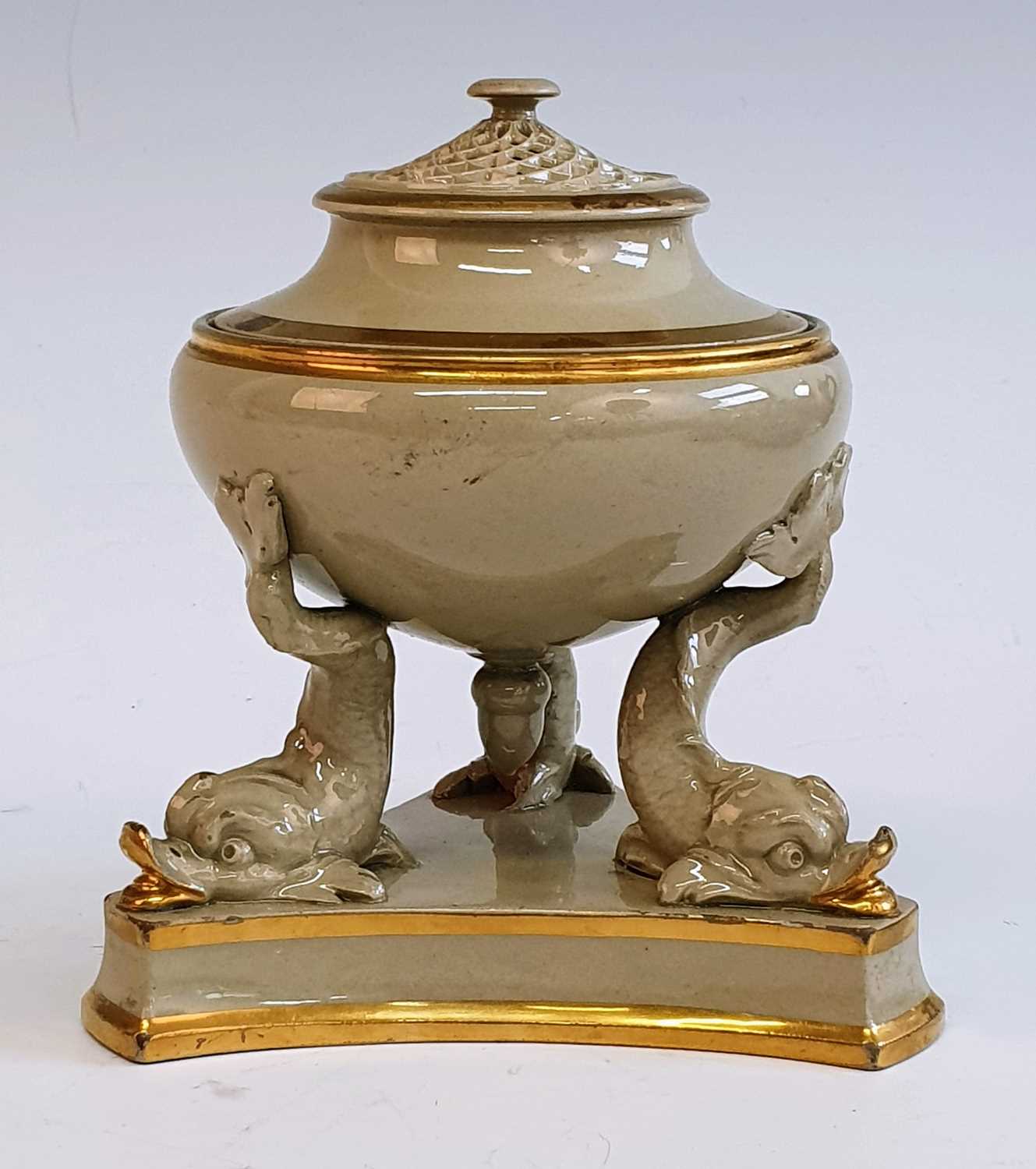 A circa 1820 Wedgwood drabware pastille burner urn, having gilt border, pierced cover and wick - Bild 3 aus 11