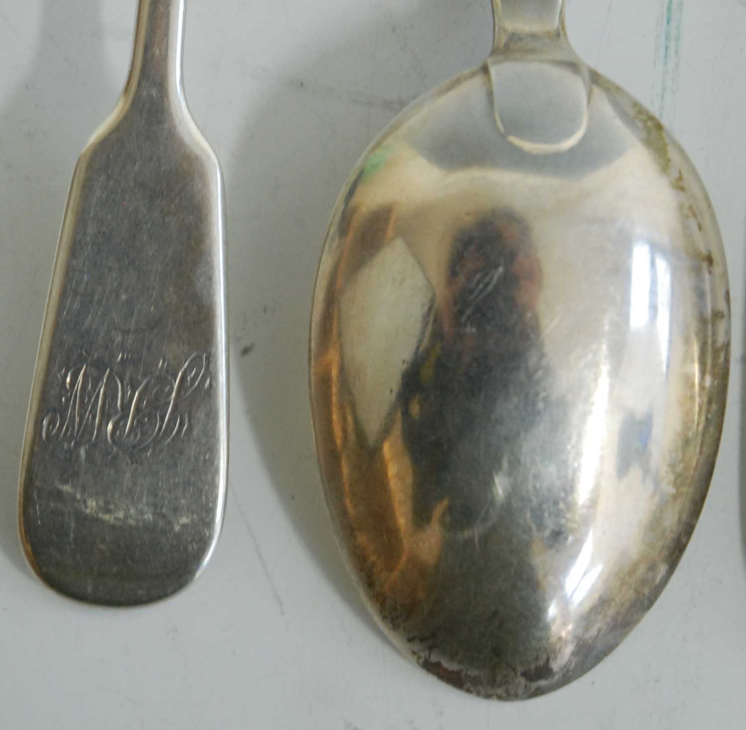 A collection of seventeen 19th century silver dessert spoons, all in the Fiddle pattern with - Image 9 of 9