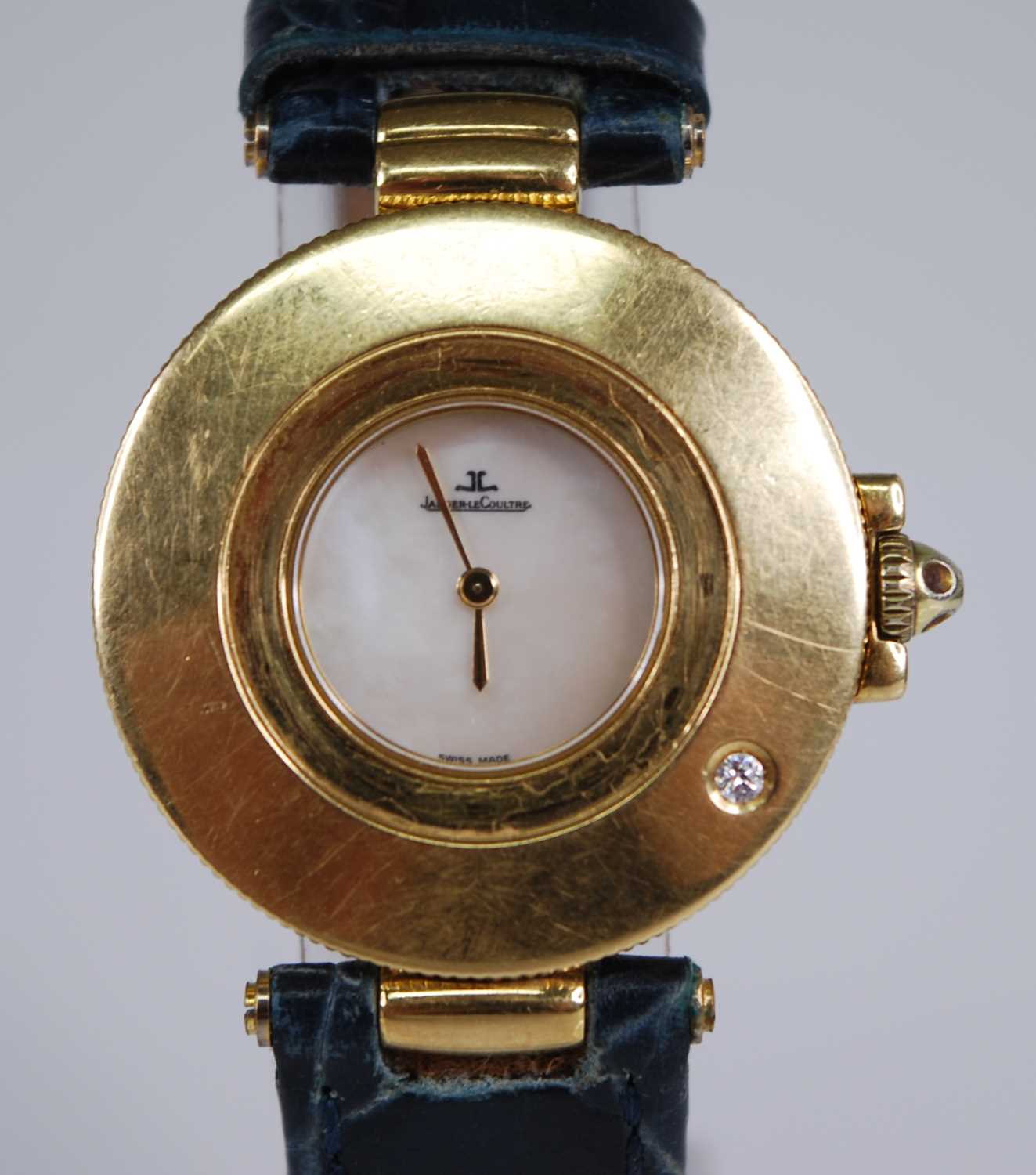 A lady's 18ct gold Jaeger LeCoultre quartz wristwatch, having a signed mother of pearl dial, diamond - Image 2 of 5