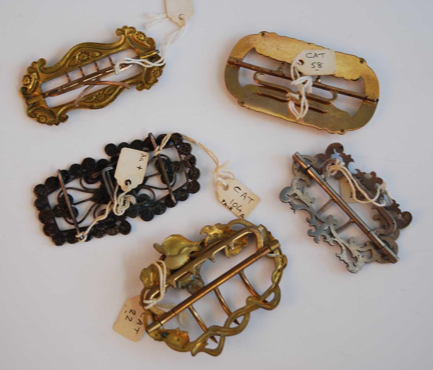 A collection of 19th century and later buckles, comprising a steel two-piece belt buckle, of - Bild 2 aus 2