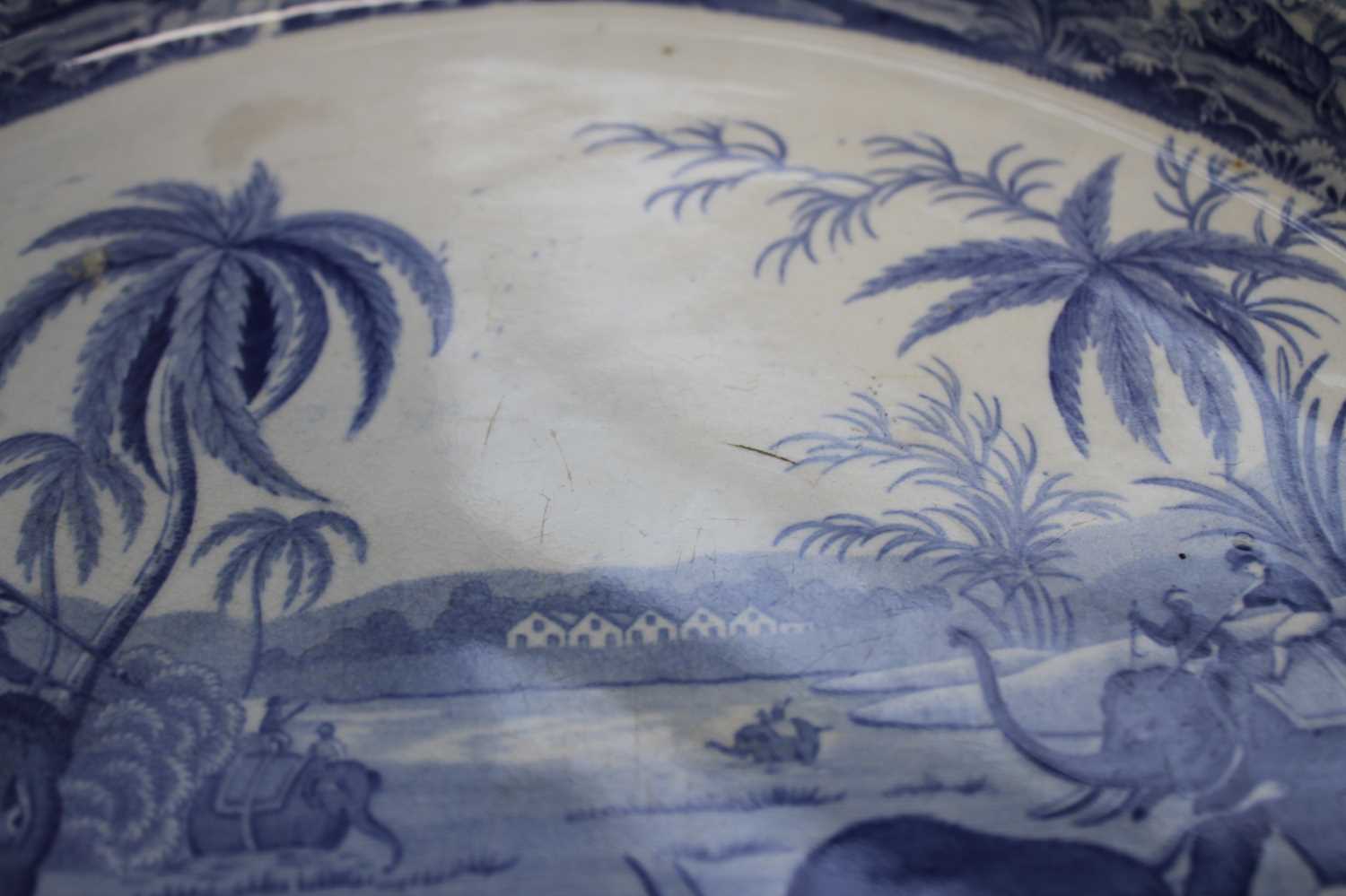 A circa 1810 Spode Indian Sporting series blue and white transfer decorated circular stand, - Bild 4 aus 6