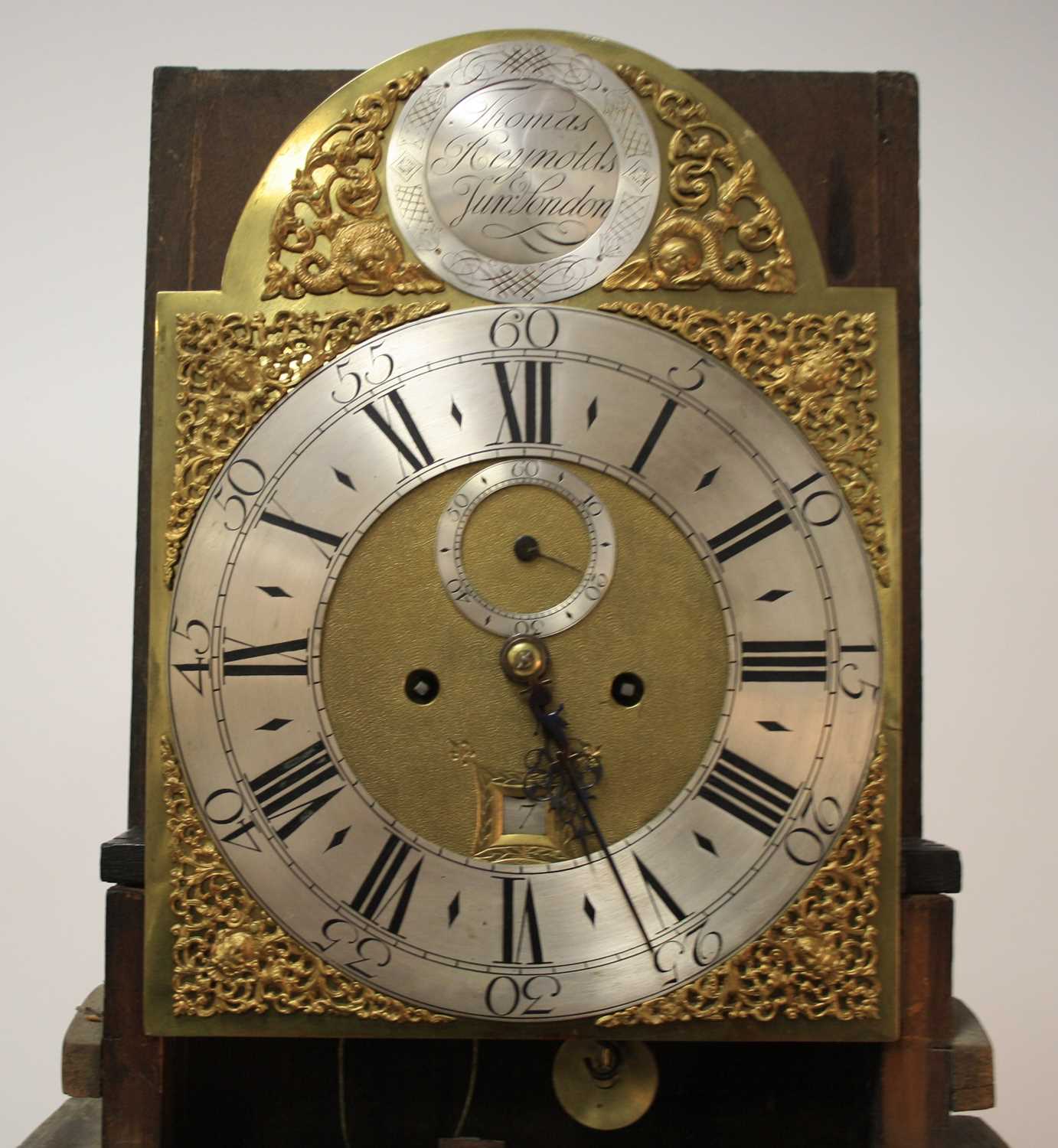 Thomas Reynolds of London - an 18th century chinoiserie blue lacquered longcase clock, having a - Image 3 of 9
