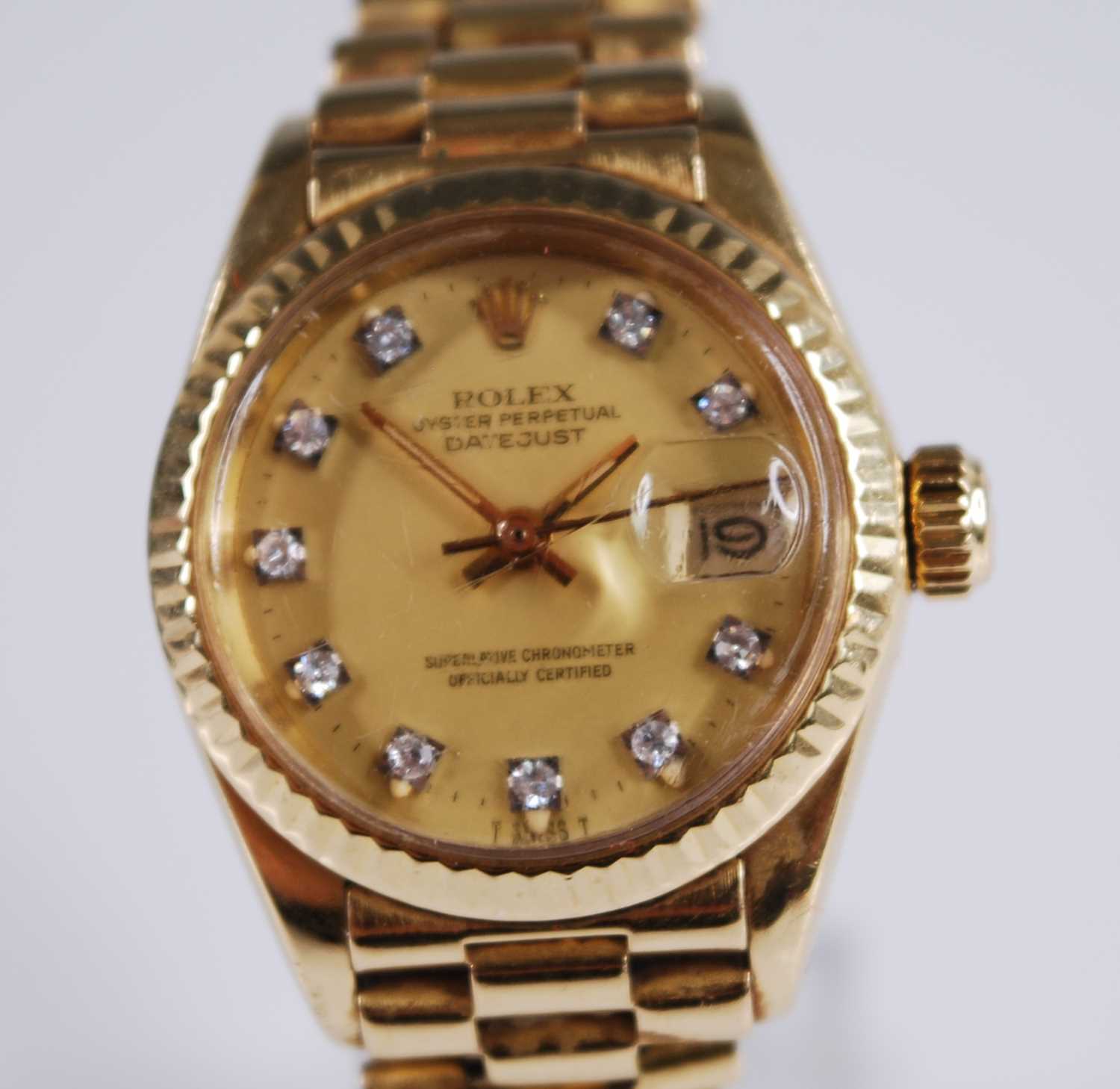 A lady's Rolex 18ct gold Oyster Perpetual datejust superlative chronometer officially certified - Image 2 of 9