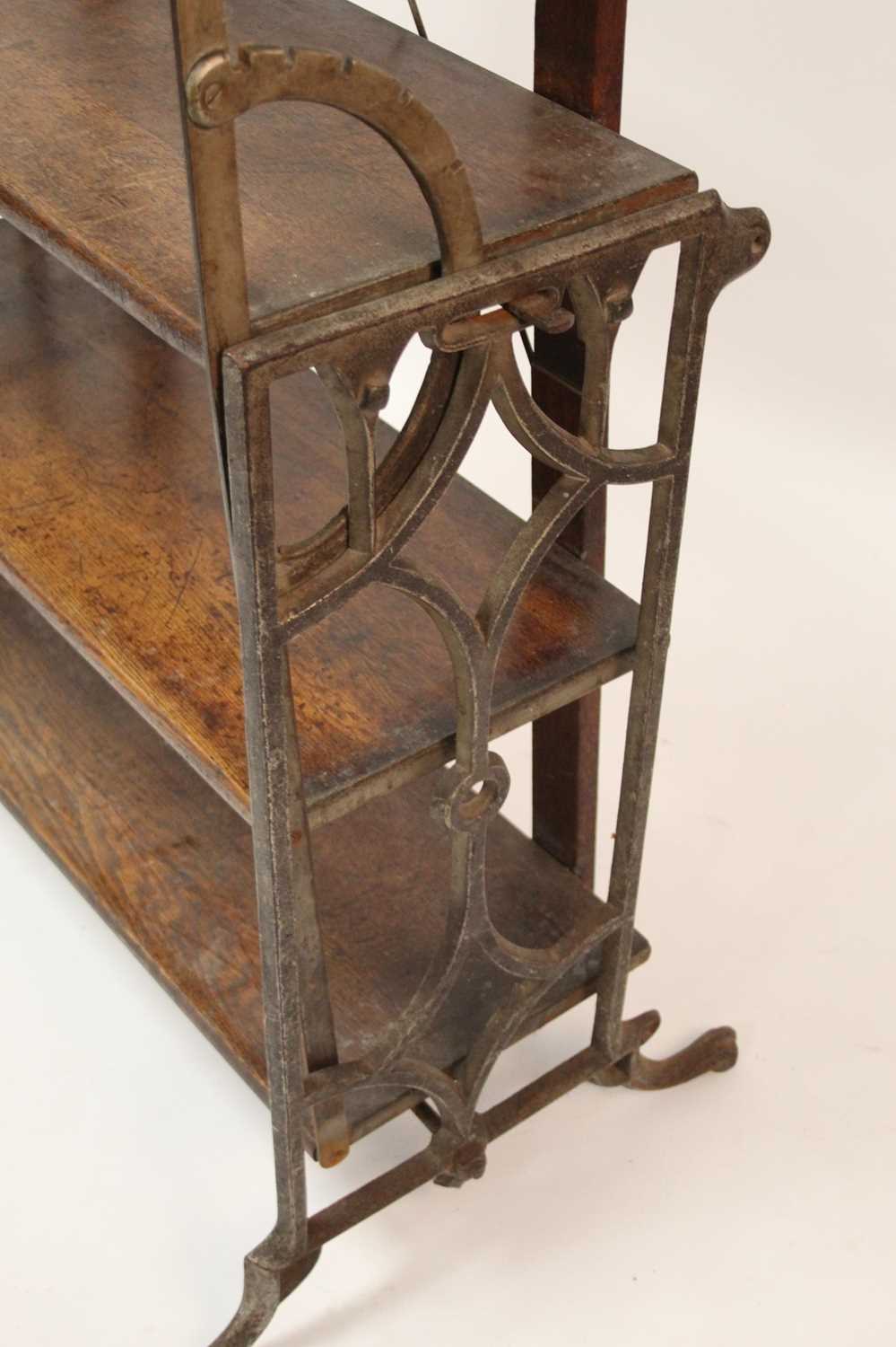 An early 20th century French oak and wrought iron metamorphic boulangerie rack, having five open - Bild 2 aus 4