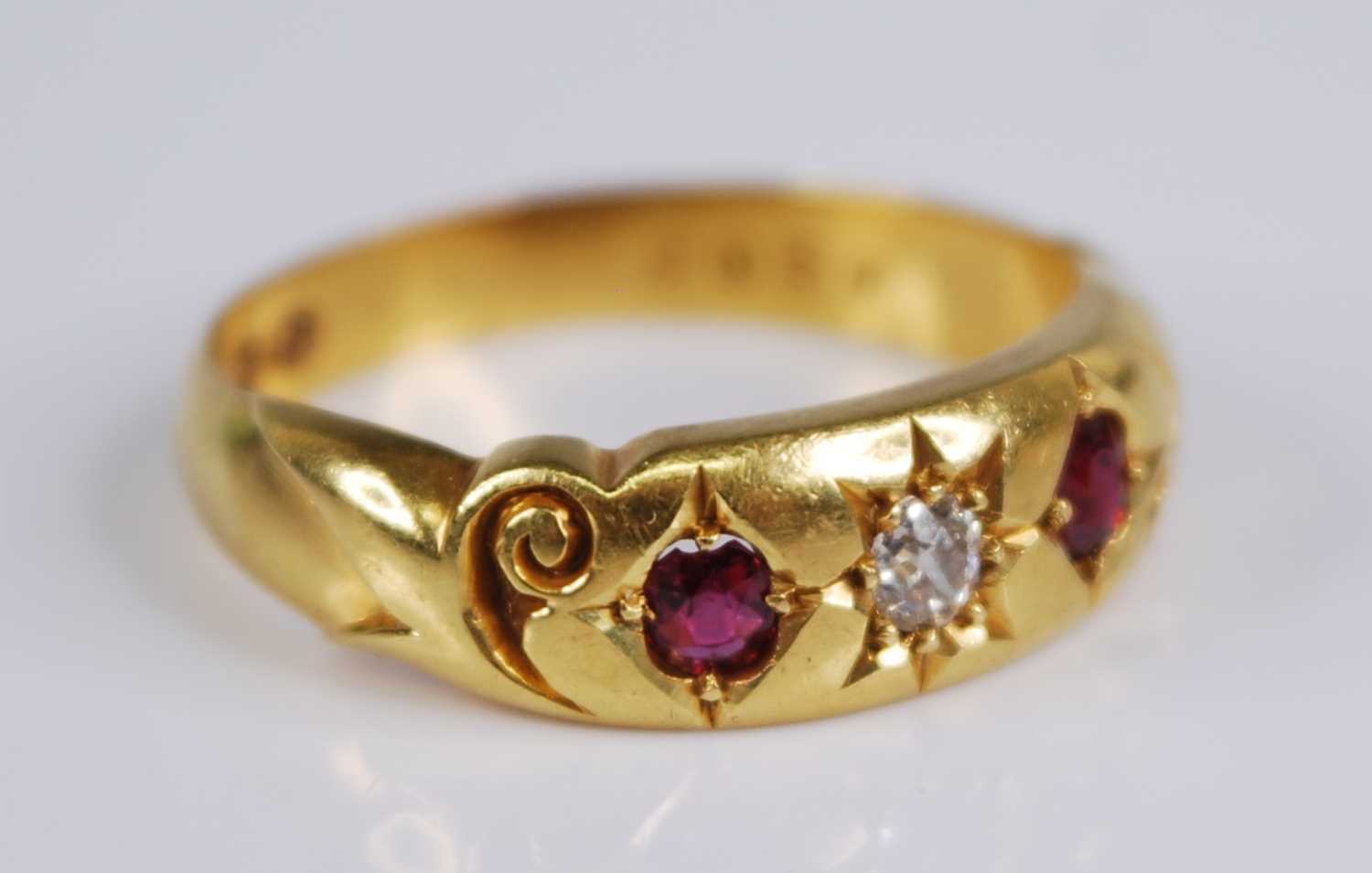 An Edwardian 18ct gold, ruby and diamond ring, the 'gypsy' set old round cut diamond weighing approx - Bild 5 aus 5