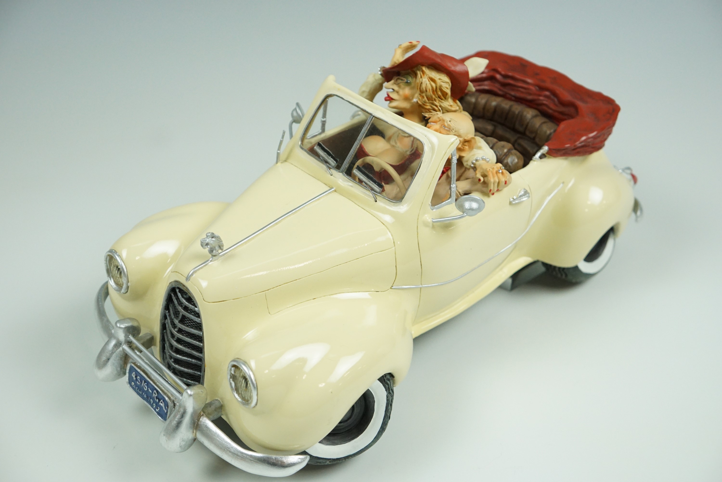 The comic art of Guillermo Forchino "Le Cabriolet", 35 cm long