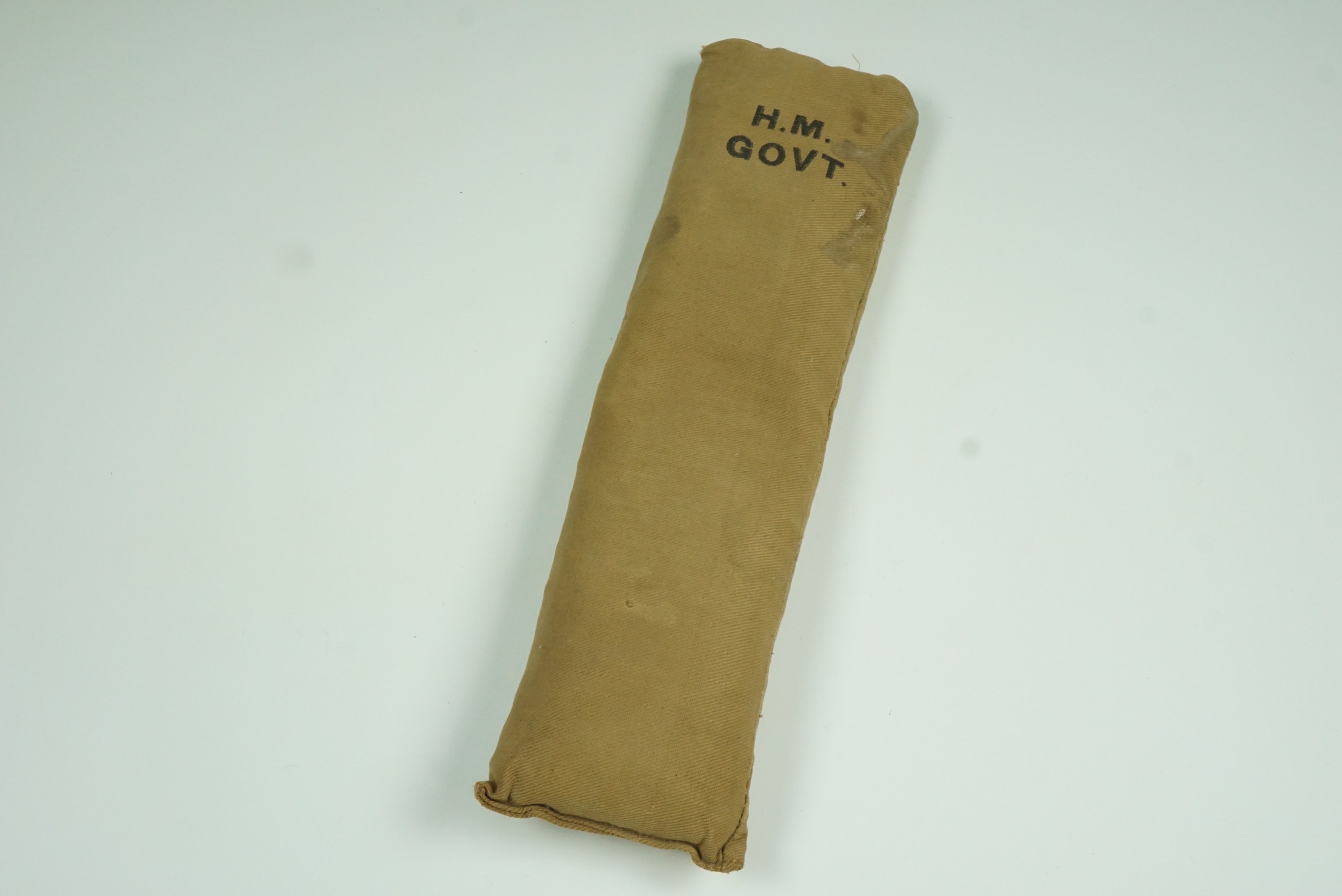 A British government property sand-filled khaki cotton weight bag, second quarter 20th Century, 32