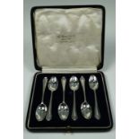 A cased set of silver teaspoons, 1922