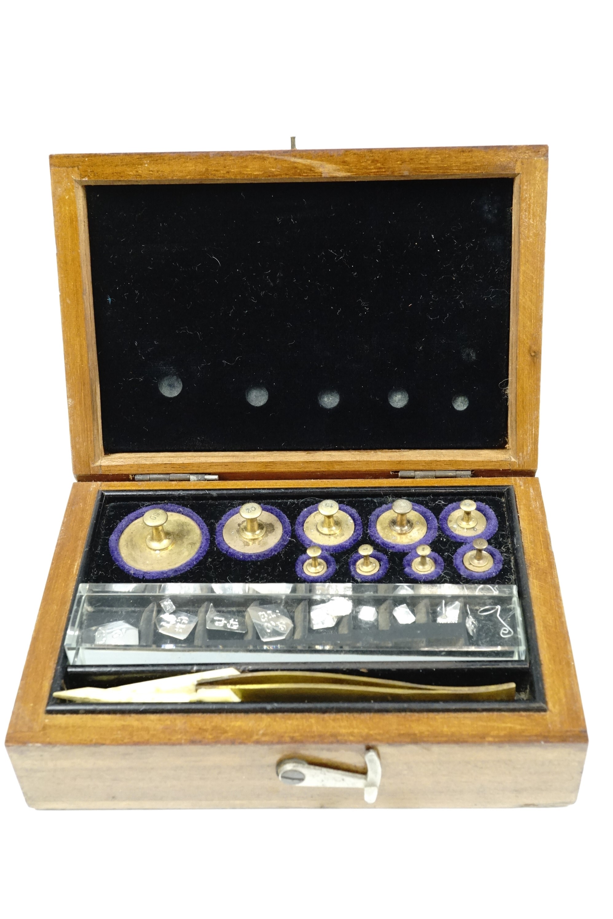 A cased set of early 20th Century grain weights