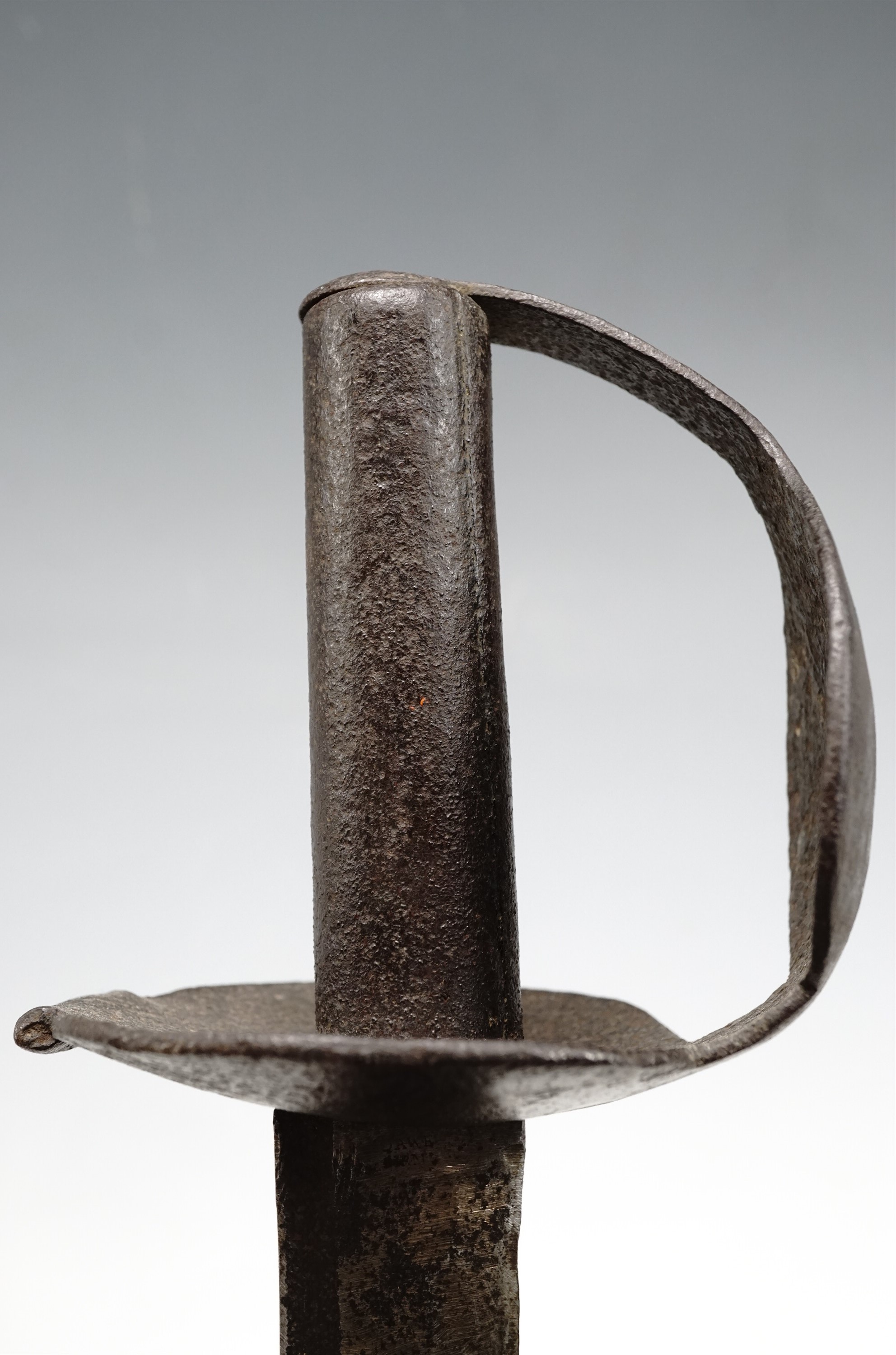 An 18th Century "double disc hilt" naval cutlass by Dawes of Birmingham, having an iron hilt, the - Image 4 of 10