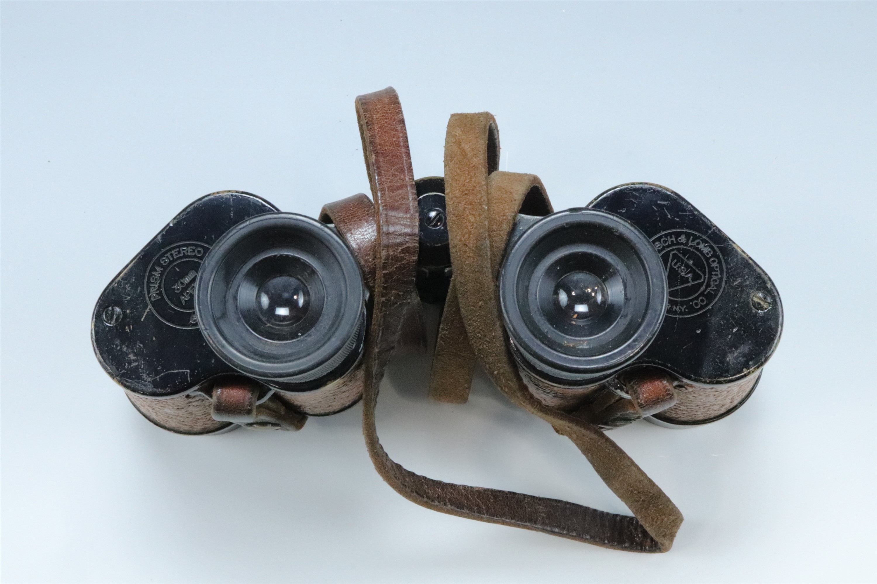 A cased set of US Army Signal Corps Bausch and Lomb prismatic binoculars bearing RAF / Air - Image 3 of 4
