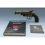 [ Victoria Cross ] A deactivated Imperial German Kaiserliche Marine U Boat flare pistol by