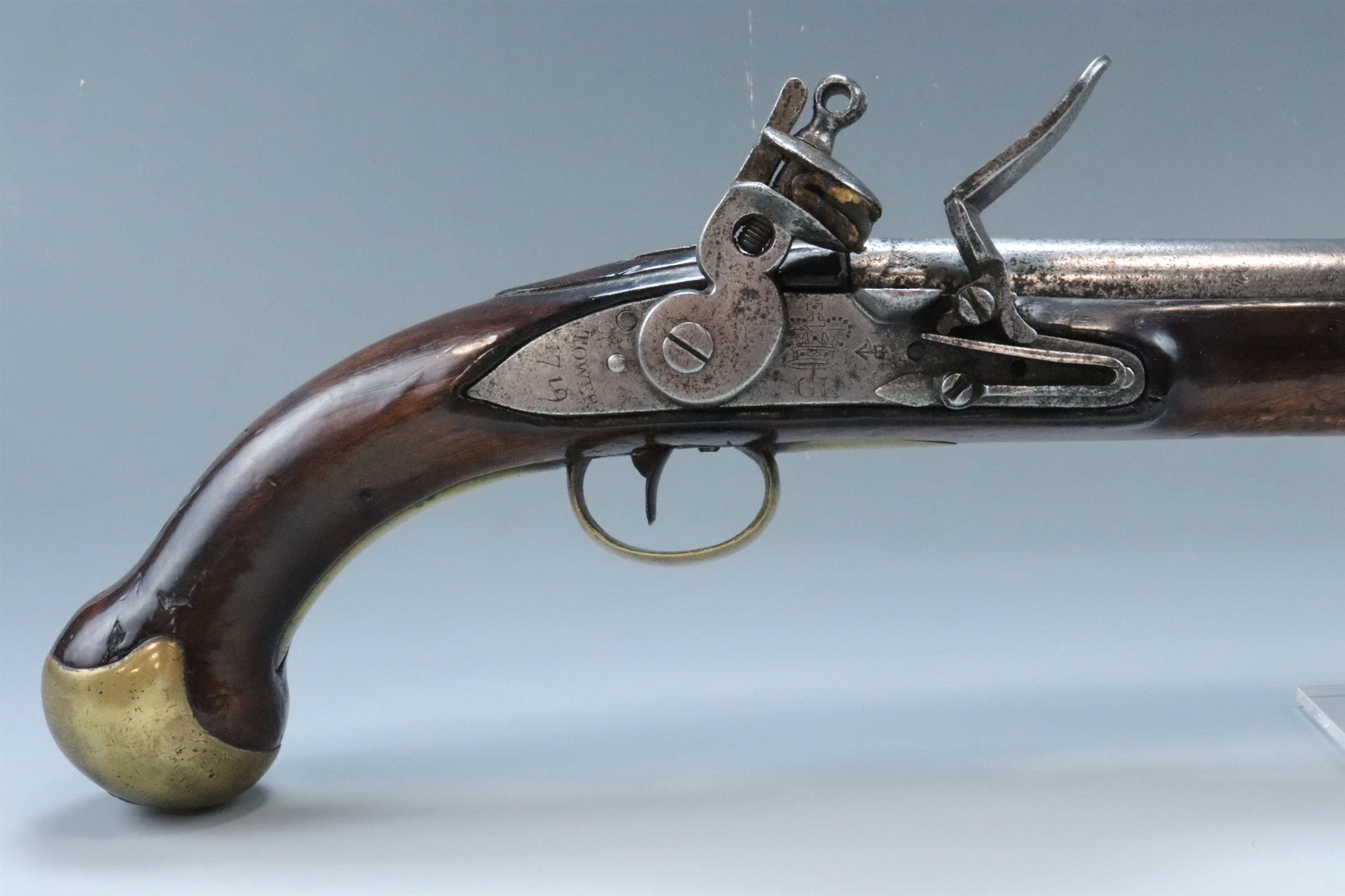 An extremely early Tower flintlock Sea Service pistol, the lock plate dated 1719 - Image 2 of 9