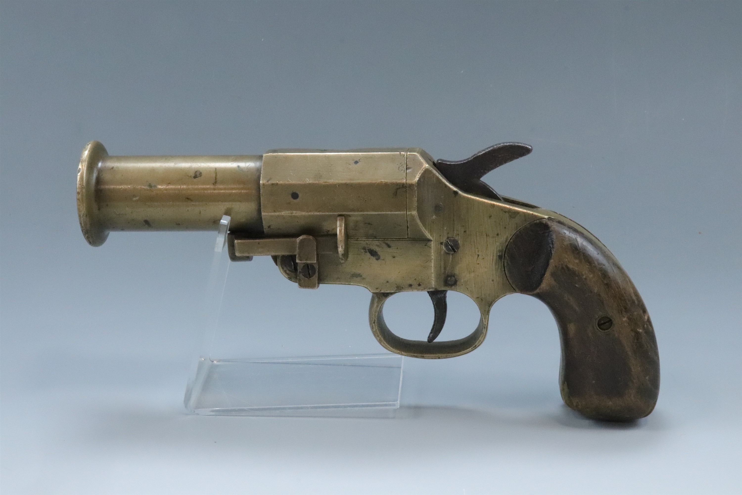 [ Victoria Cross ] A deactivated Imperial German Kaiserliche Marine U Boat flare pistol by - Image 2 of 10