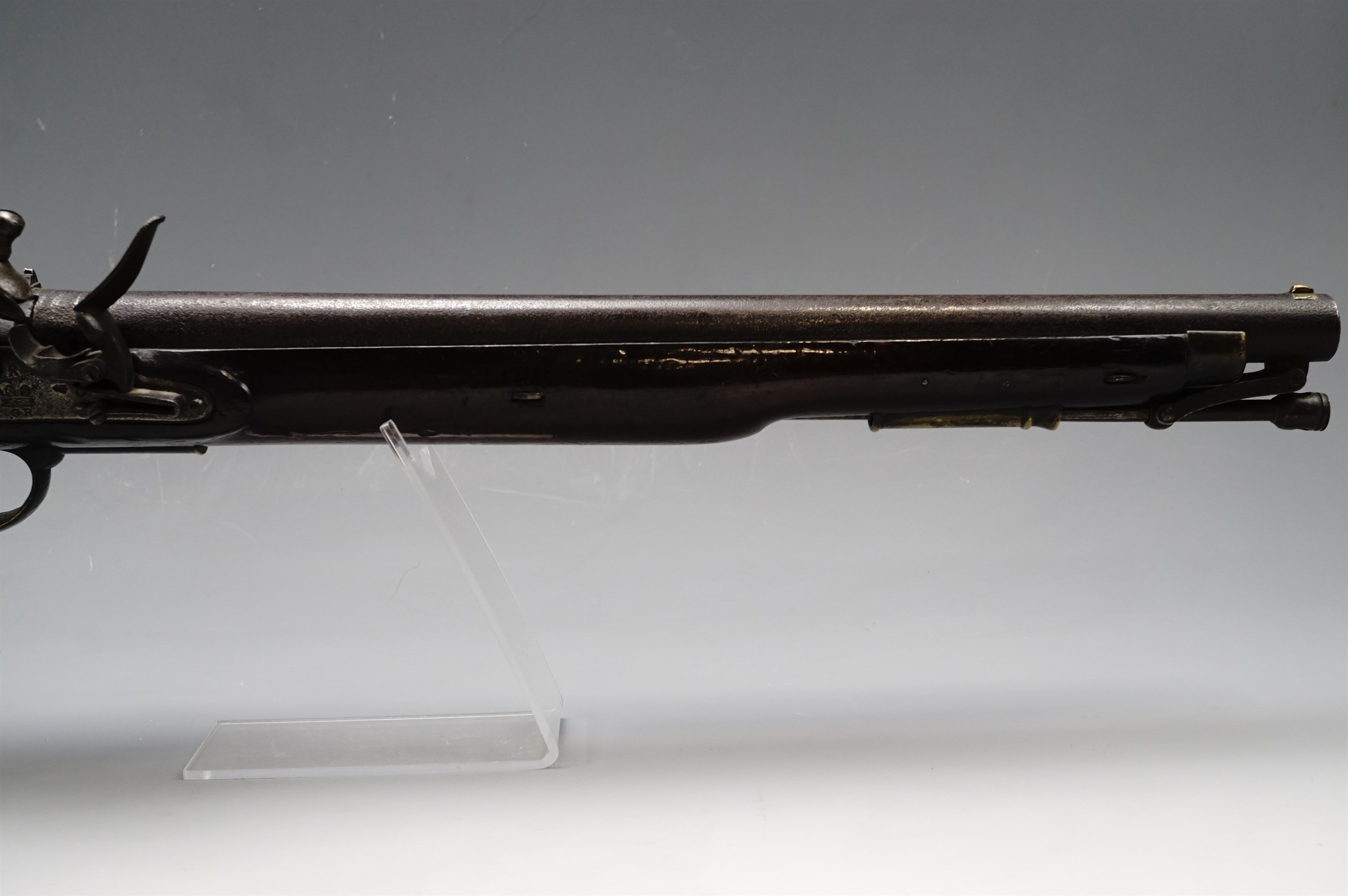 [ King's German Legion ] A George III Paget flintlock cavalry carbine, its butt plate tang - Image 5 of 10