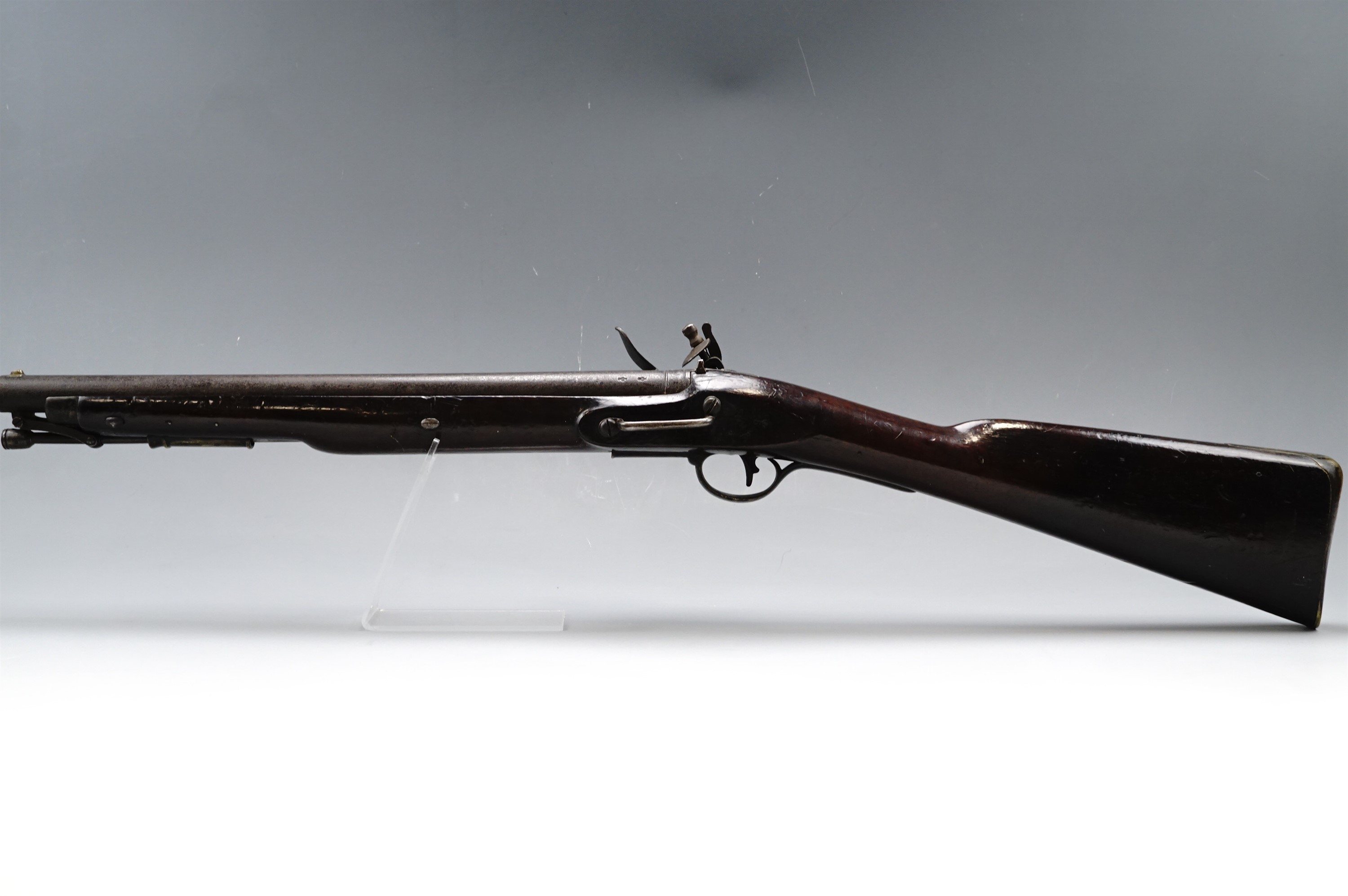 [ King's German Legion ] A George III Paget flintlock cavalry carbine, its butt plate tang - Image 6 of 10