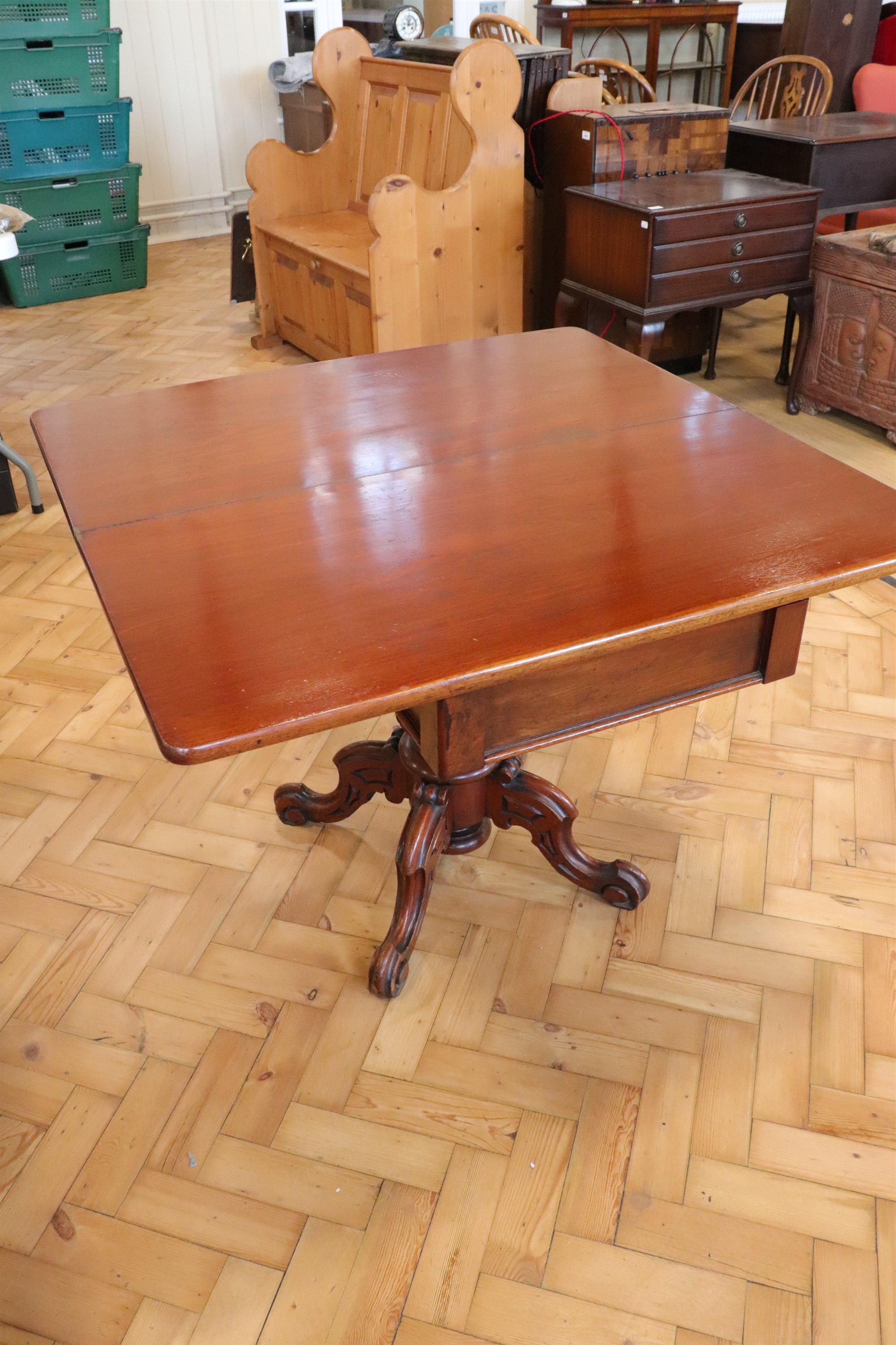 A Victorian mahogany turn-over-top tea table, 94 x 46 x 72 cm - Image 4 of 4