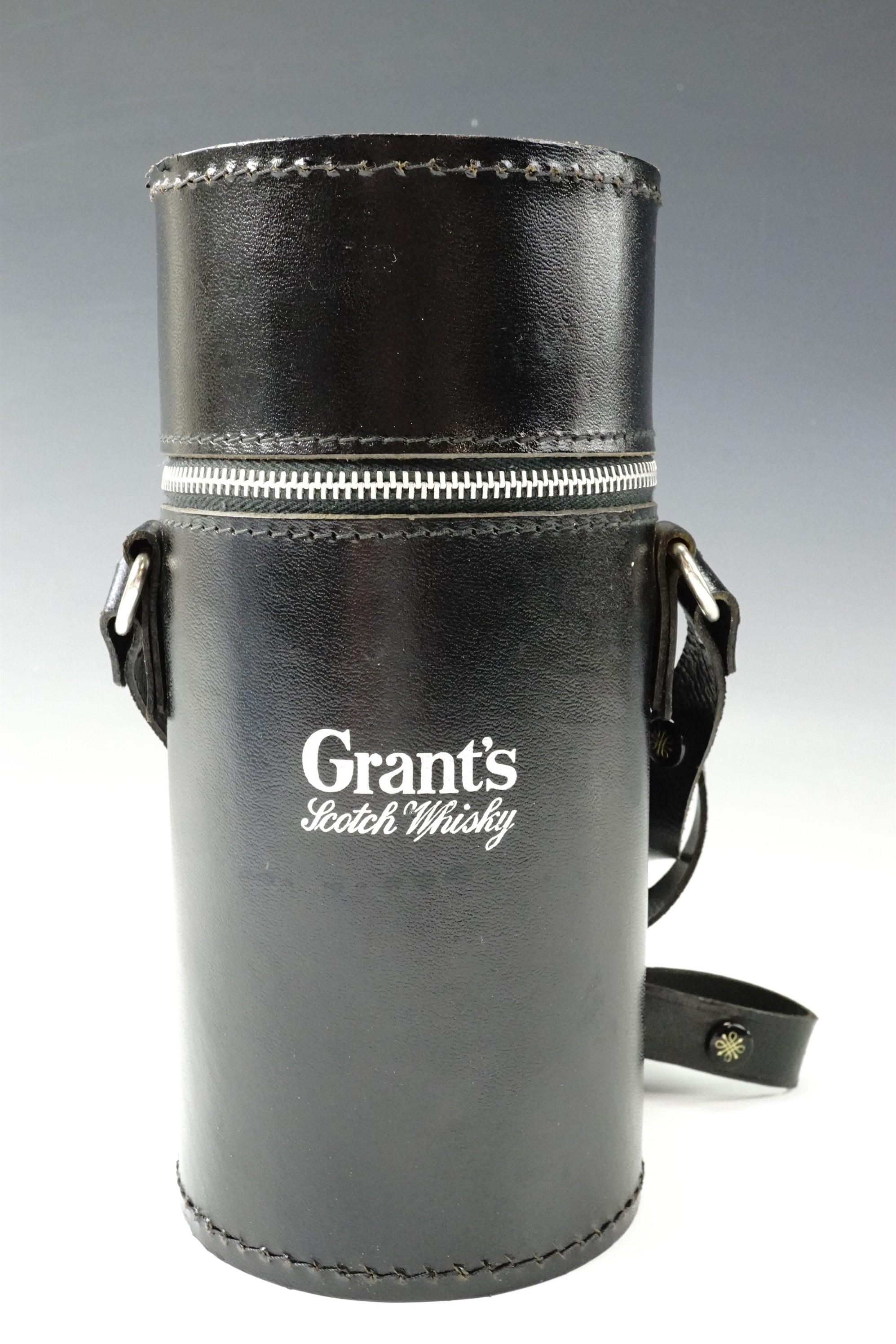 A Grant's whiskey travel decanter / flask set