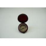 A Victorian cased compass, 4.5 cm