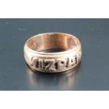 A late Victorian 9 ct gold Mizpah ring, N, 3.8 g