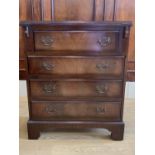 A reproduction Georgian mahogany bachelor's chest, 63 cm x 33 cm x 77 cm