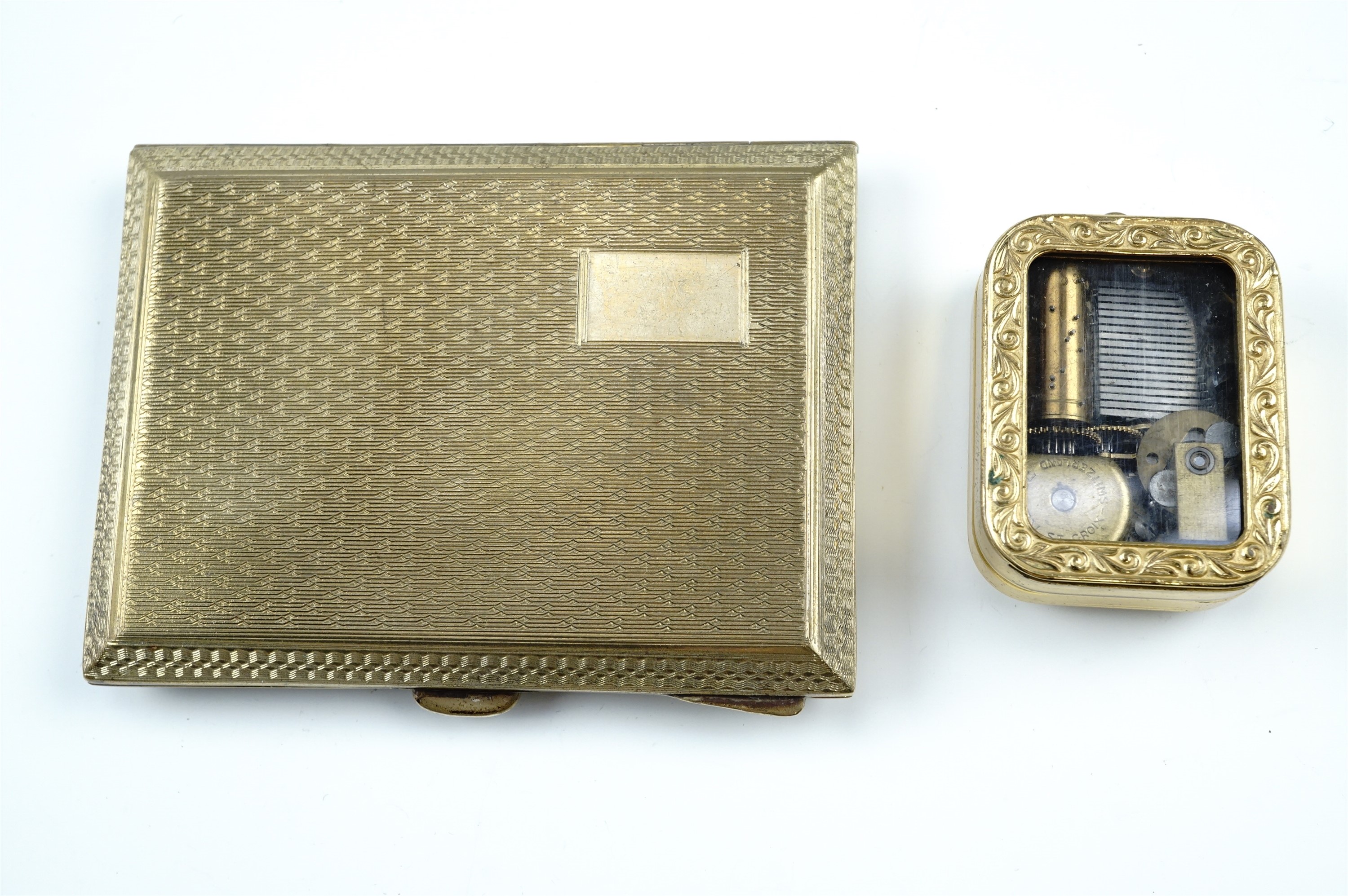 A vintage gilt metal cigarette case by Joseph Gloster of Birmingham and branded "Aloid", of - Image 3 of 6