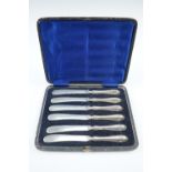 A cased set of silver handled butter knives, Sheffield, 1922, 16.5 cm