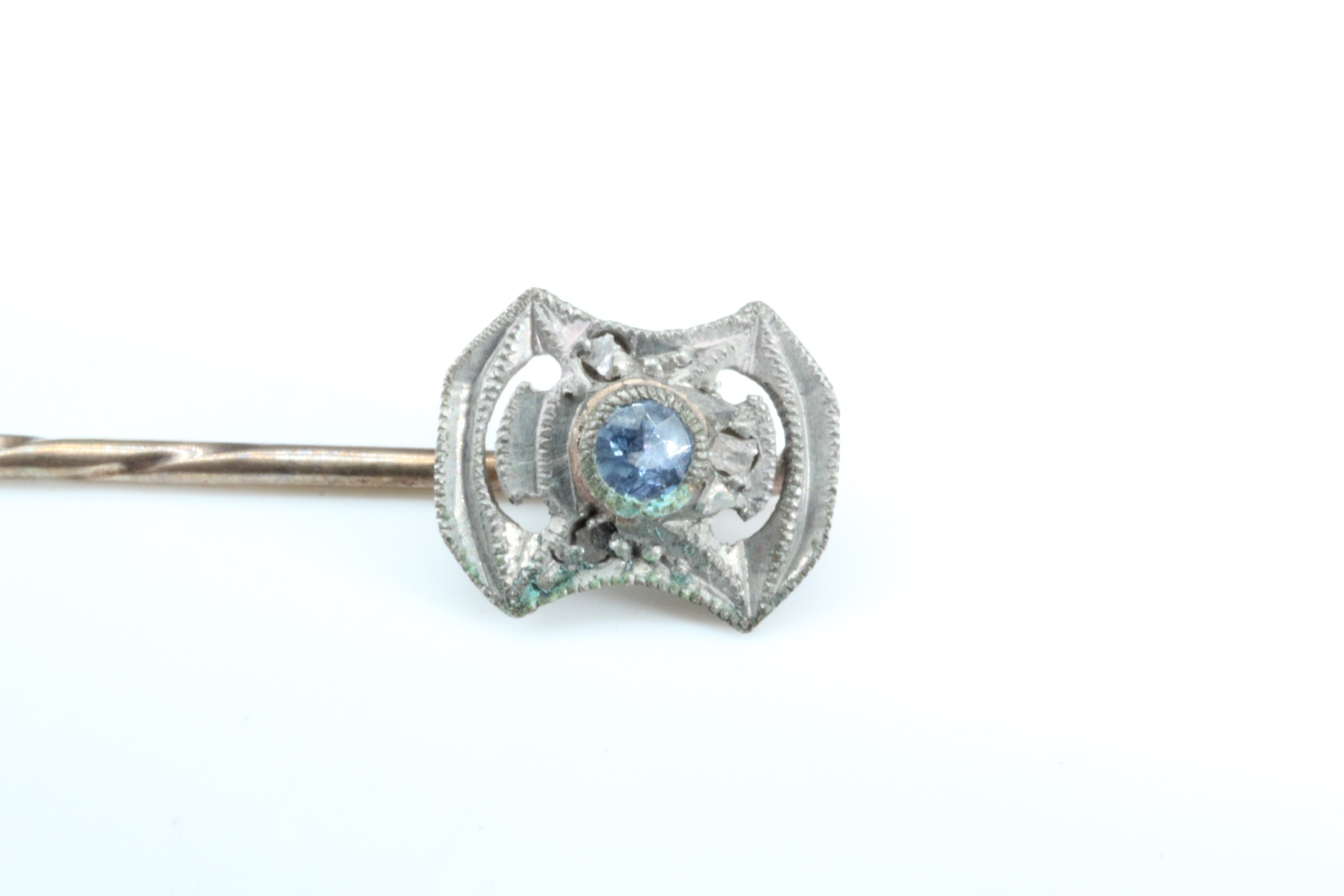 A Victorian sapphire and yellow metal stick pin - Image 2 of 2