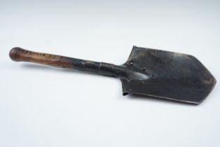 A 1915 dated entrenching tool