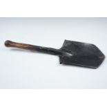 A 1915 dated entrenching tool