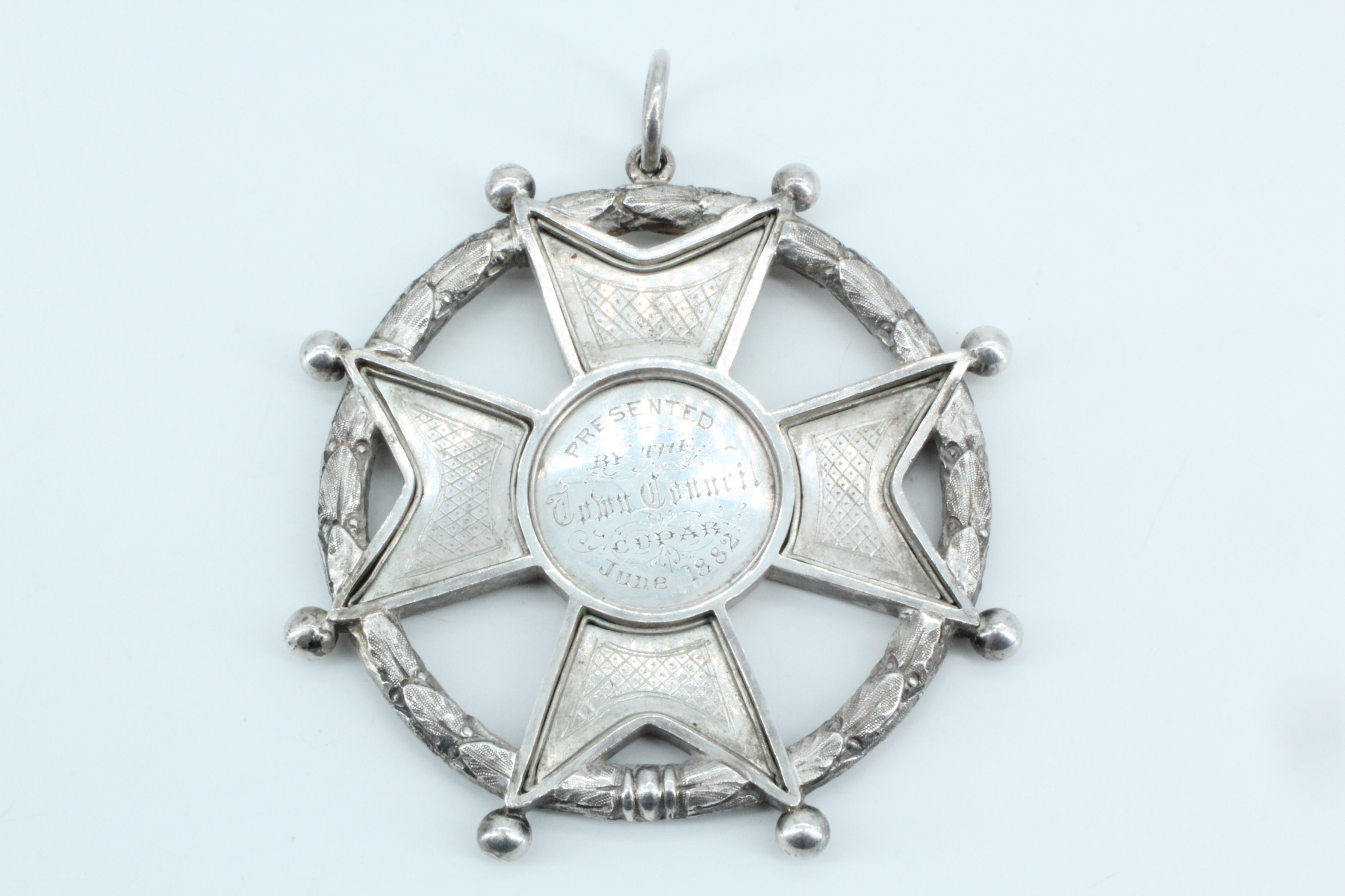 An uncommonly large Victorian white metal prize medallion, in the form of a Maltese cross within a - Image 2 of 5