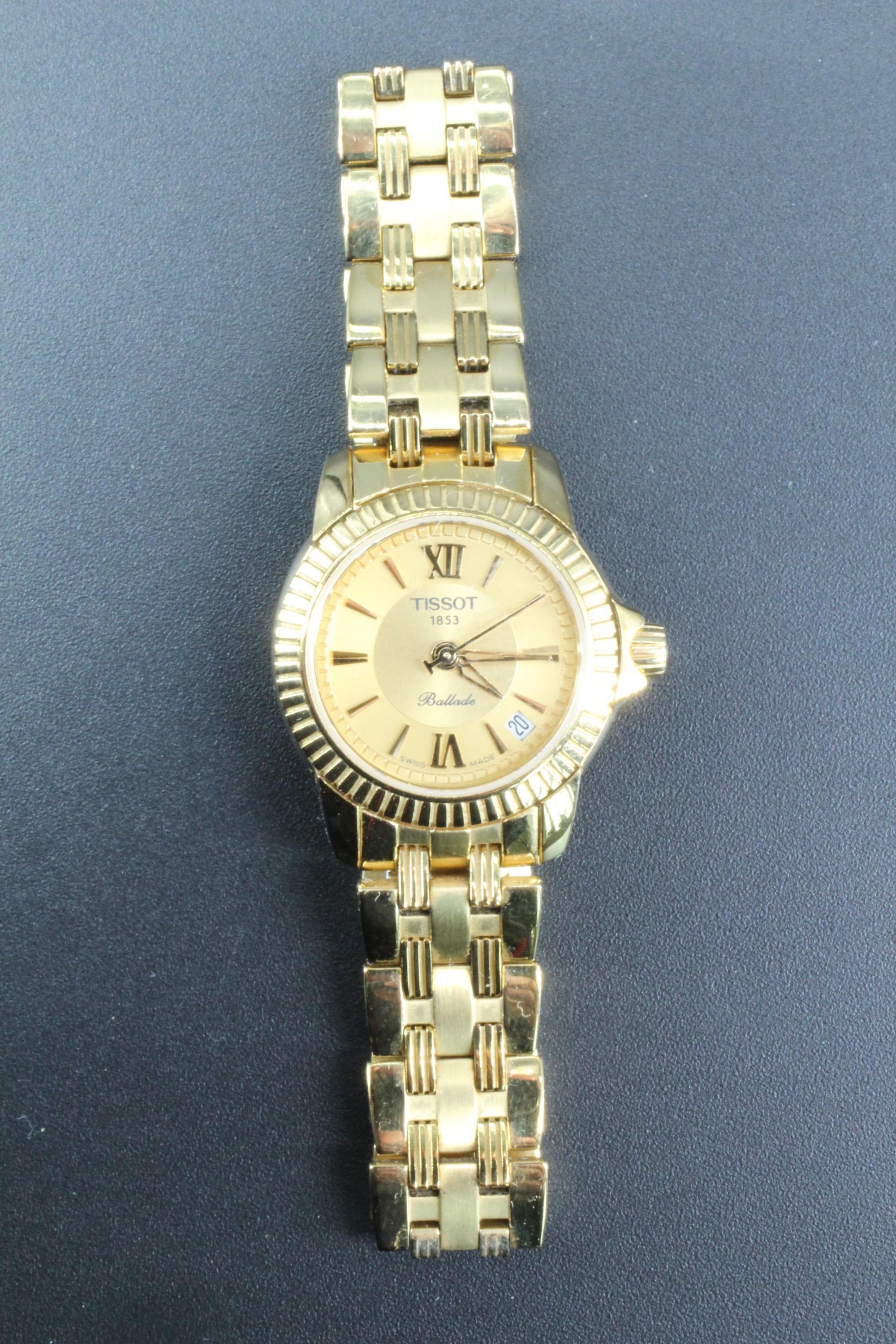A Vertux 9 ct gold "Revue" wristwatch, having a 17 jewel movement, its frosted silver face having - Image 2 of 4