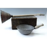 A poss stick together with a domestic scoop and a pine storage box, box 21 x 38 x 18 cm