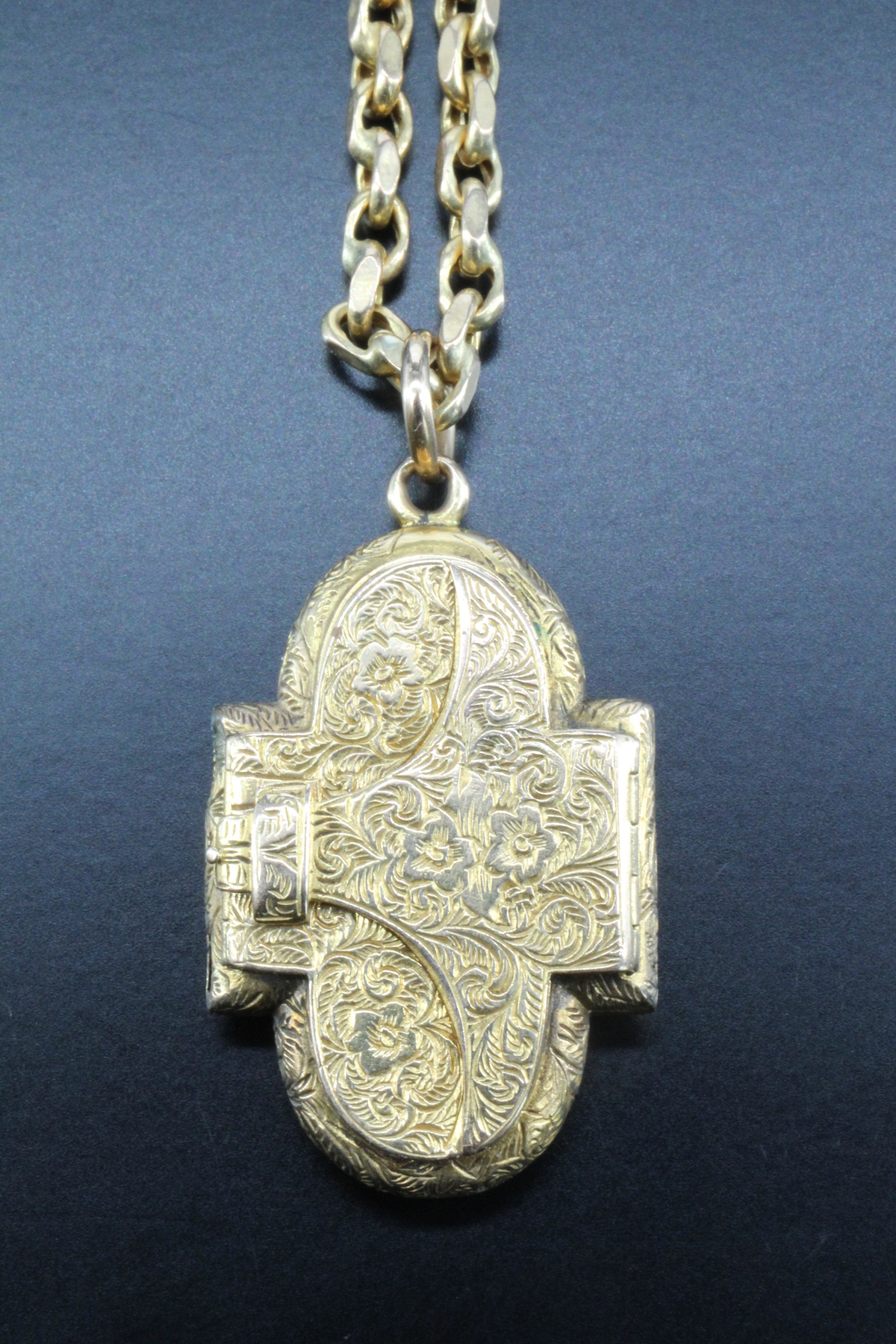 An Edwardian cruciform double locket necklace, the front having double overlapping covers with - Image 2 of 4