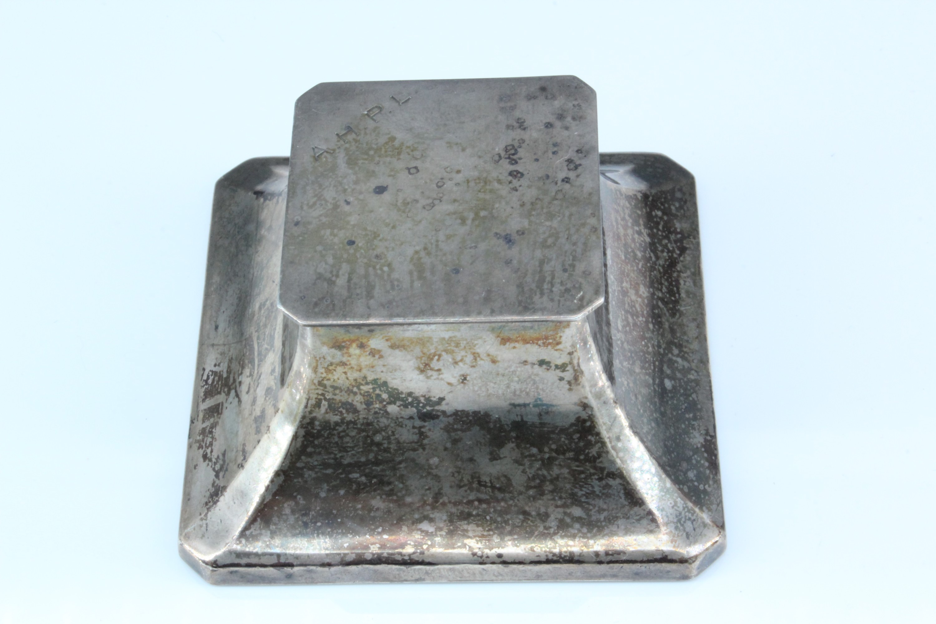 A George V silver ink well, of flared pedestal form with canted corners, sponsor's mark indistinct