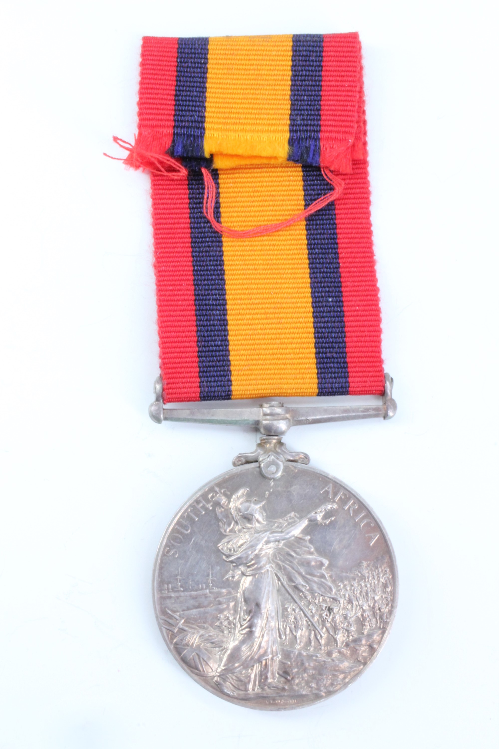 A Queen's South Africa Medal impressed to 926 Pte F W Horsham, Uitenhage Town Guard - Image 2 of 4