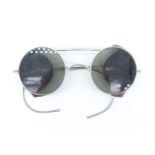 A set of Second World War British military sunglasses, (a/f)