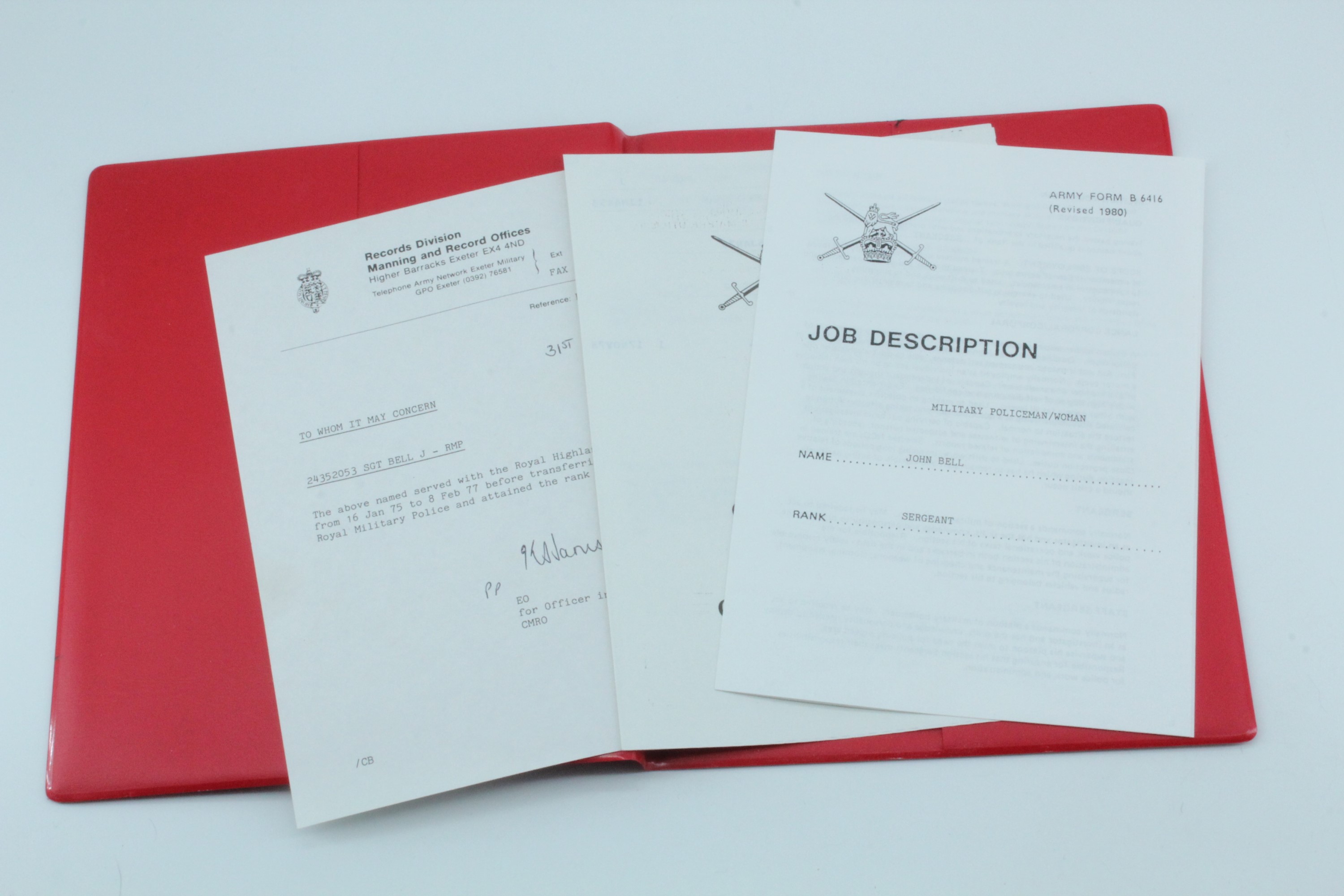 A three-generation British army service group, comprising an identity disc, cap badge and shoulder - Image 12 of 15