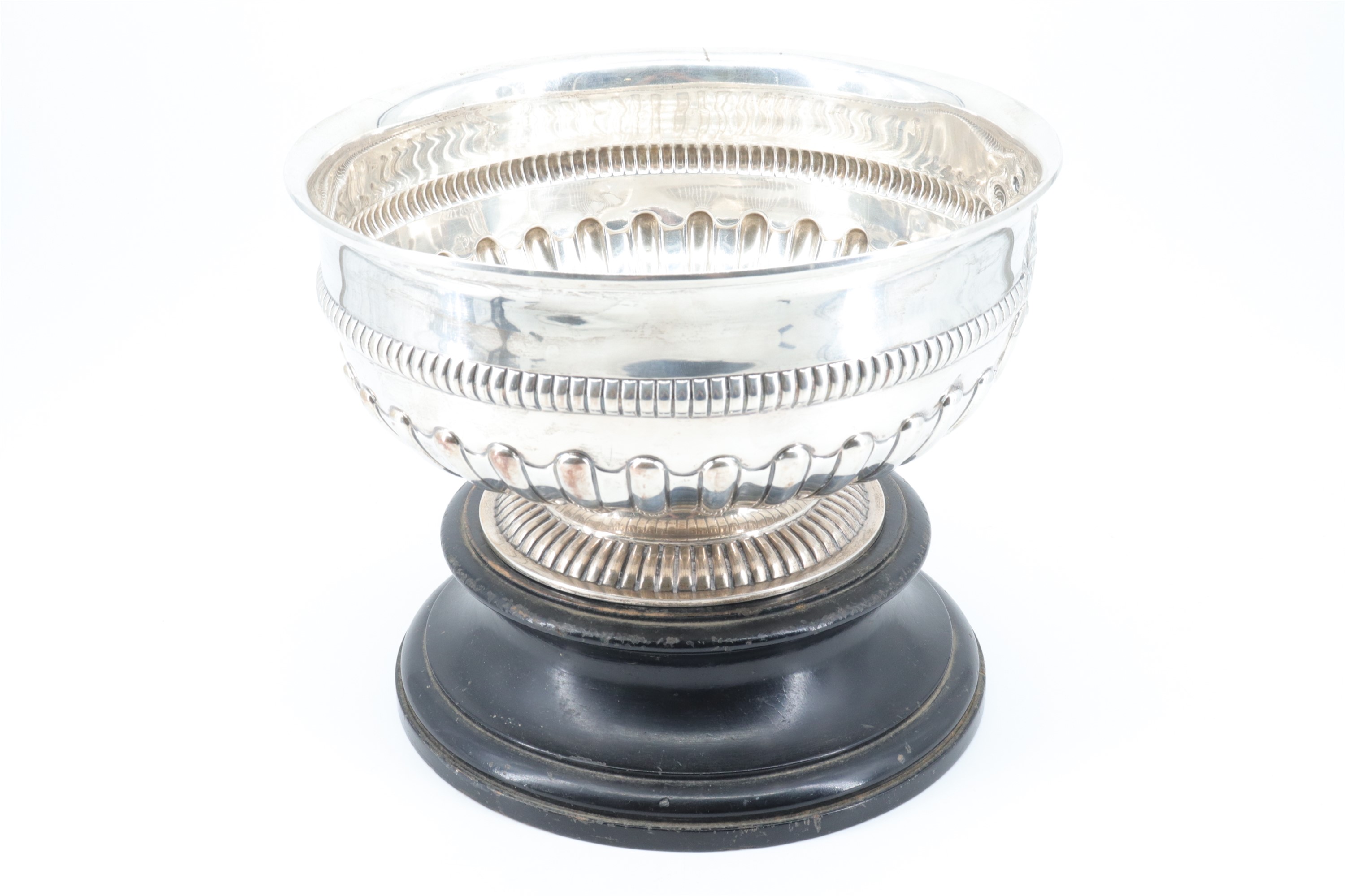 An Edwardian silver punch bowl, decorated with pronounced gadrooning and a ribbed band at its waist, - Image 5 of 8