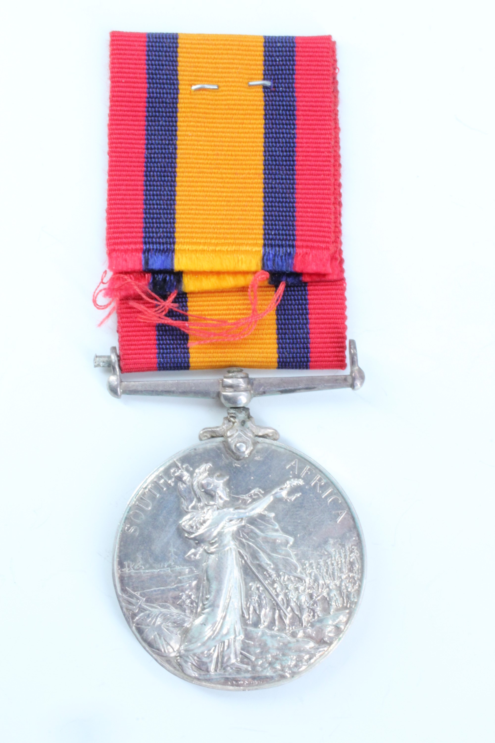 A Queen's South Africa Medal impressed and engraved to 3246 Pte Passco, 3rd PASLI - Image 2 of 4